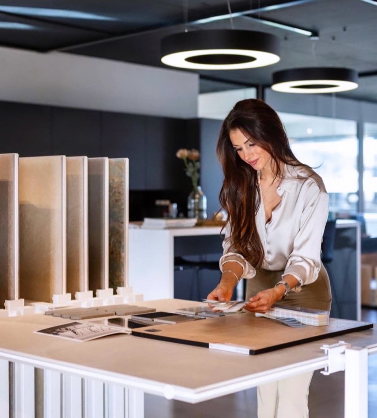 Wenn man von Herzen tut, was man liebt, geschieht alles zur richtigen Zeit.
#Leidenschaft #InteriorDesign #Innenarchitektur #Designmitherz #pamelabaumann #passiocasa #passiograniti