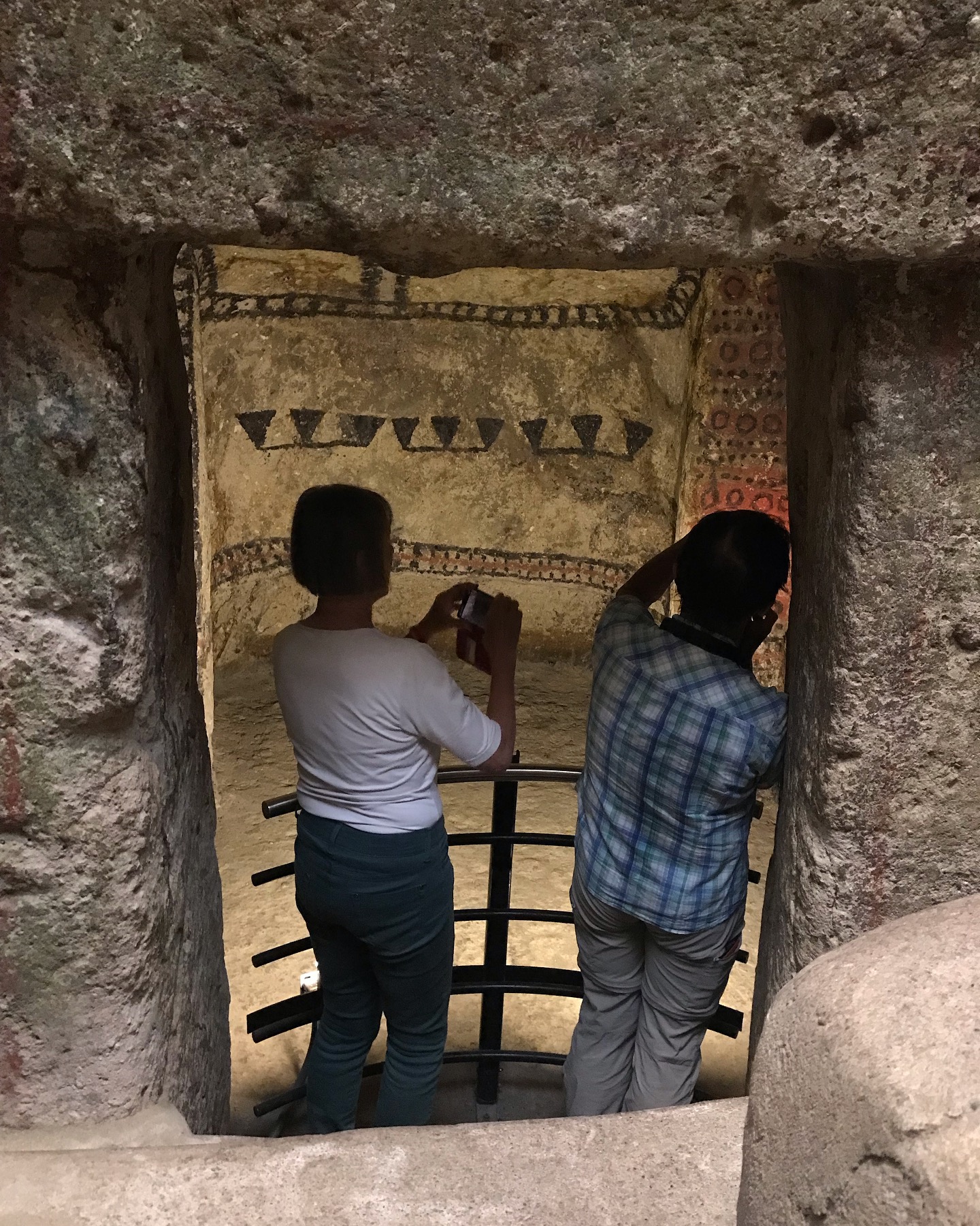 Tierradentro! We’ve spent the last three days exploring the spectacular UNESCO World Heritage site of #tierradentro
Join us on an adventure to see these breathtaking burial chambers - hidden under the mountains of Cauca and at the base of the largest volcano in Colombia!