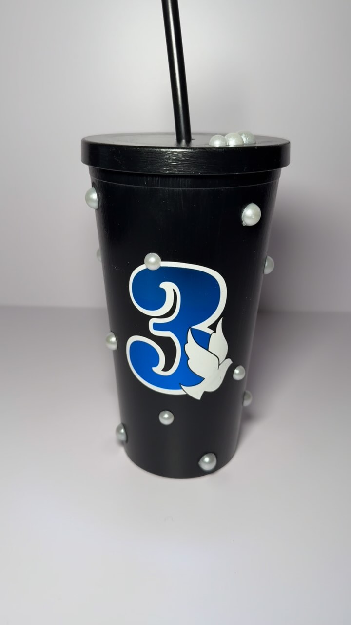 Line Number Tumblers for one of my favorite repeat customers and her LS 🫶🏾🕊️💙✨
#linenumber #tumbler #custom #diy #d9 #zphib #zetas #aceclub #treclub #dove #pearls