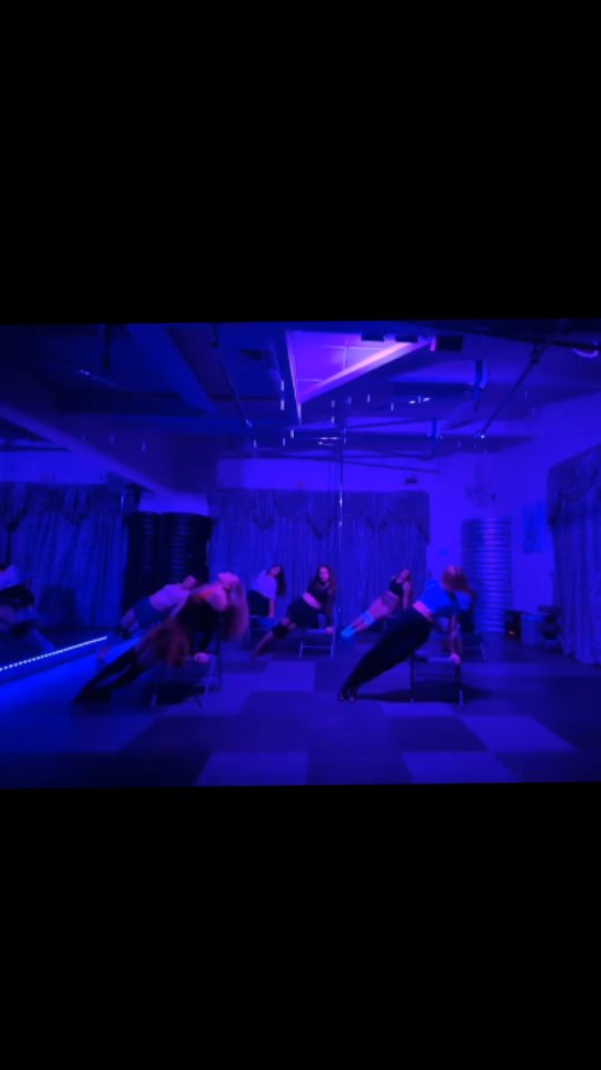 Our amazing member @jessverzello came up with this choreo as our first celebrity substitute. The girls killed it!
Every Tuesday at 9:10pm and every other Thursday at 6pm, join us for chair dance💋
Visit harmonyfitnessstudio.com to sign up today.
Want to teach a chair dance class? Reach out for more info 💜