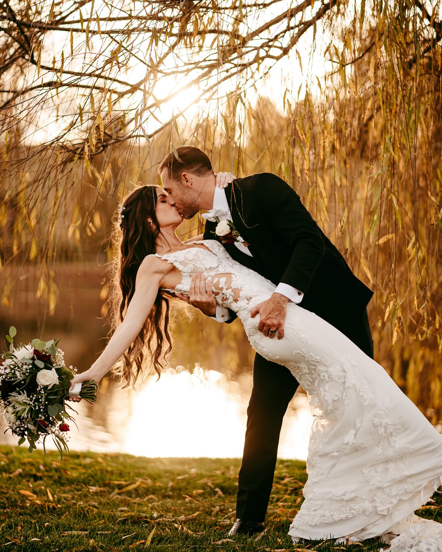 Golden hour under a willow tree ✨ The way these colors pop! From my most recent, late fall wedding ☀️ Now booking 2025 Colorado weddings and elopements!
.
.
.
#coloradowedding #bouldercolorado #coloradoelopementphotographer #coloradoelopement #boulderelopement #coloradoportraitphotographer #magicphotography #rockymountainweddingphotographer #empowermentphotography #estesparkweddingphotographer #destinationweddingphotographer #natureboudoir #rockymountainweddingphotographer #rockymountainwedding #rockymountainelopement #coloradophotographer #coloradoengagementphotographer #elopementphotographer #goldenhour #boulderelopementphotographer #adventureweddingphotographer #boulderweddingphotographer #denverweddingphotographer #boulderphotographer #sedonaweddingphotographer #rockymountainnationalpark #rockymountains #boulderelopement #boulderportraitphotographer #coloradoweddingphotographer