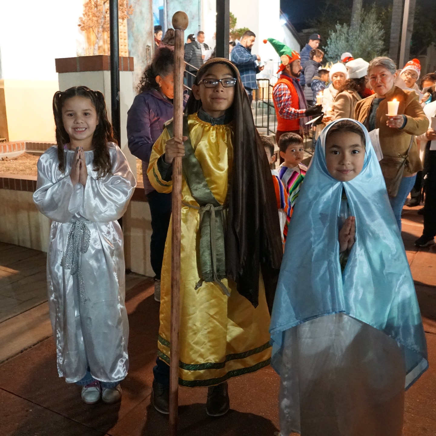 Nuestros ministerios Devocionales patrocinaron nuestra posada parroquial.¡ Agradecemos todos que asisitieron y participaron!
Our Devotional Ministries sponsored our now yearly parish posada. We appreciate everyone who came and participated!