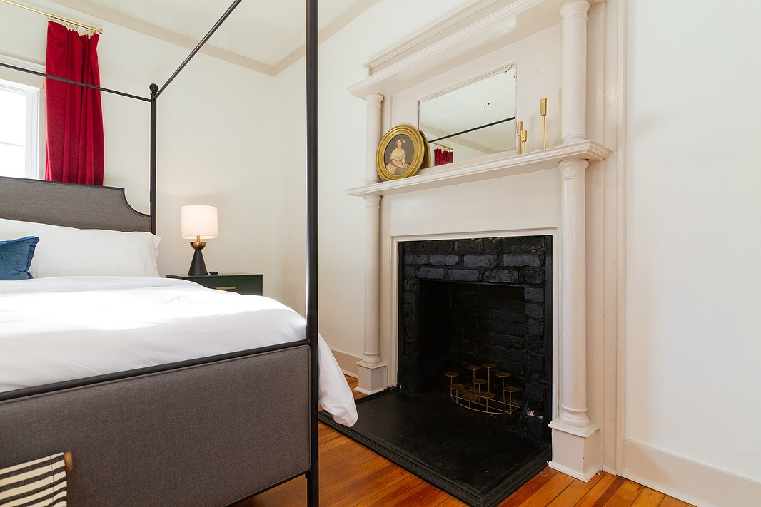 Bringing vintage homes back to life is our favorite.
This was another investment property that was turned into a short term rental near downtown Raleigh. This was one of our favorites to put together.
#investmentproperty #investmentproperties #raleigh #raleighgeneralcontractor