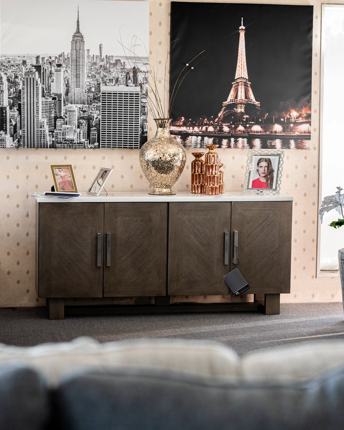 Upgrade your big screen setup before the big game. From sleek marble tops to timeless wood finishes, our TV stands are designed to support 50”+ screens in style 📺 🏈
Mejora tu configuración de pantalla grande antes del gran partido.
Desde elegantes superficies de mármol hasta acabados de madera, nuestros muebles para TV están diseñados para sostener pantallas de 50” y más con estilo. 📺 🏈
.
.
.
.
#HomeDecor #ivingroom #tv #woodfurniture #sfv #shoplocal #818 #furniture #tvstand #mysanfernandovalley Interior Design Home Furniture Furniture Sofa Loveseat Dining Table TV Stand Sofa Loveseat Wood Furniture Coffee Table