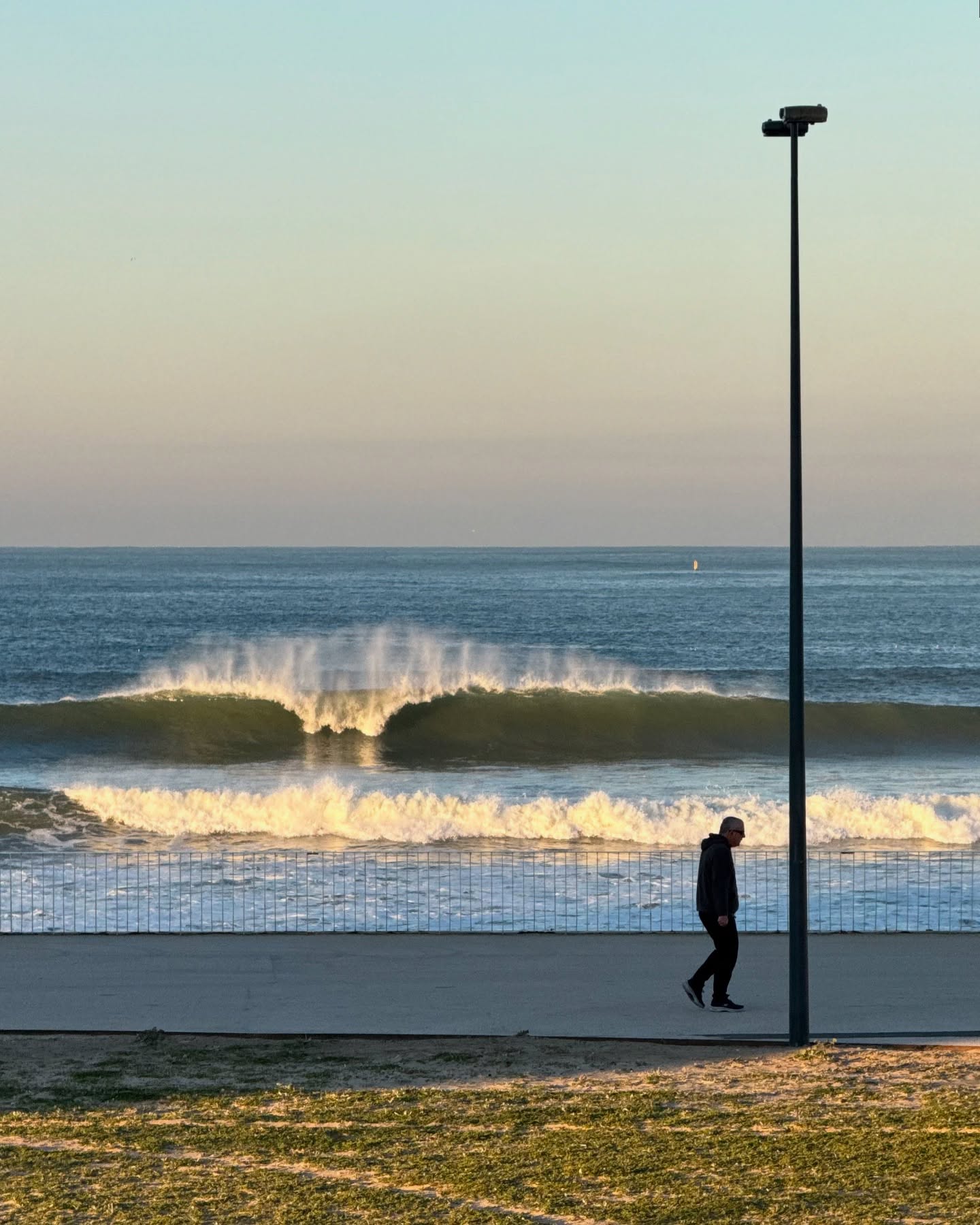 Doubles for Dawn Patrol this morning with a pair of 6’8’s at the ready in No Man’s Land, where the sandbars have been very consistent and consistently fun with the current swell… dawn patrol sleds du jour: 6’8 @joshhallsurfboards panacea egg trifin and 6’8 @mandalacustomshapes oracle twinzer…
#surfclub #surfboardclub #surfingwithfriends #surfporto #surfportugal #surfeurope #surfboard #twinzer #twinzernation #twinzers #eggsurfboard #joshhallsurfboards #mandalacustomshapes #surfboardfins #oportolovers #surfboardfins #bamboofin
