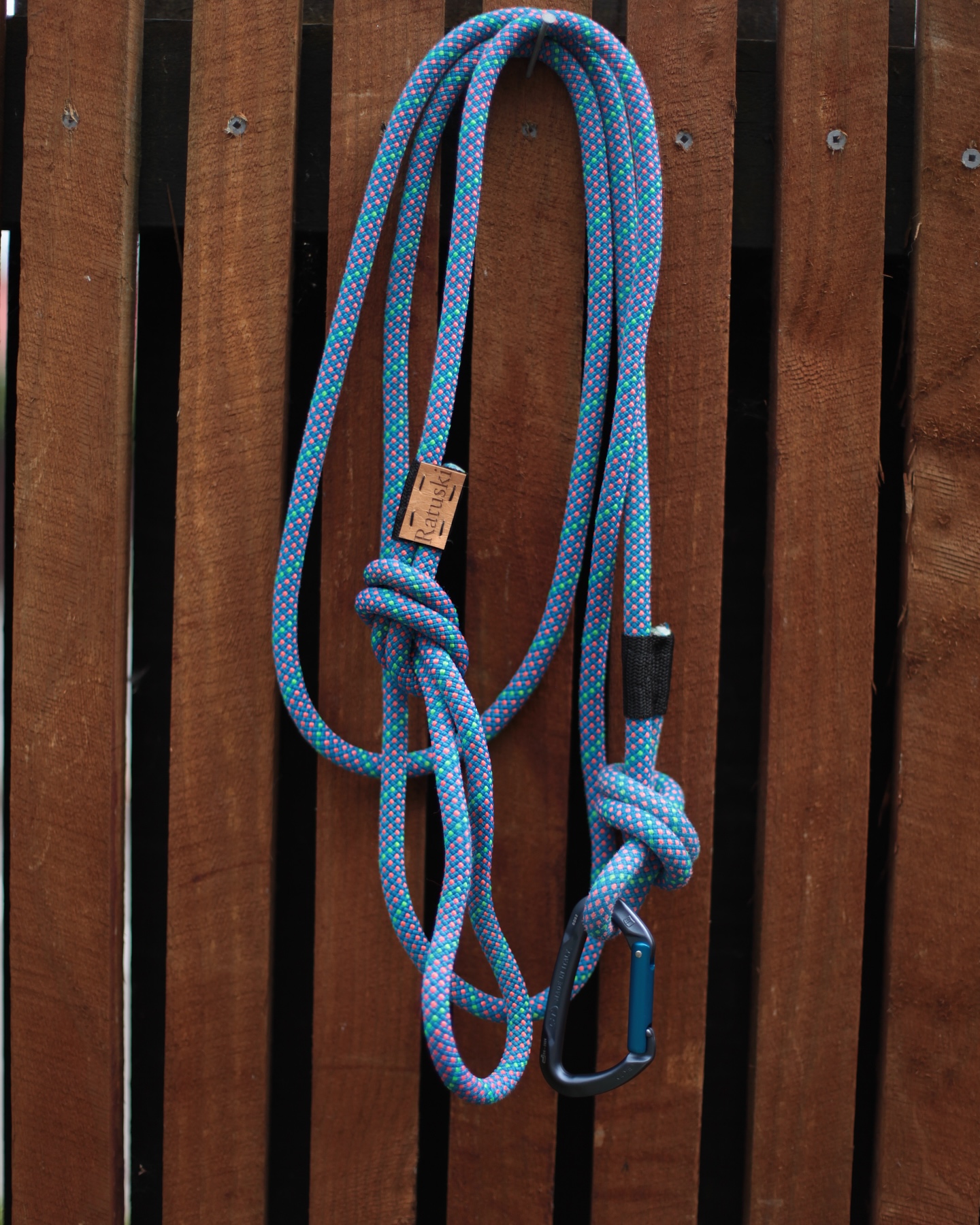Loving this blue rope atm, this come from one of the gyms down in Queenstown, helping to reduce Their carbon foot print.
#sutainableshopping♻️ #nzclimbing #ratuski