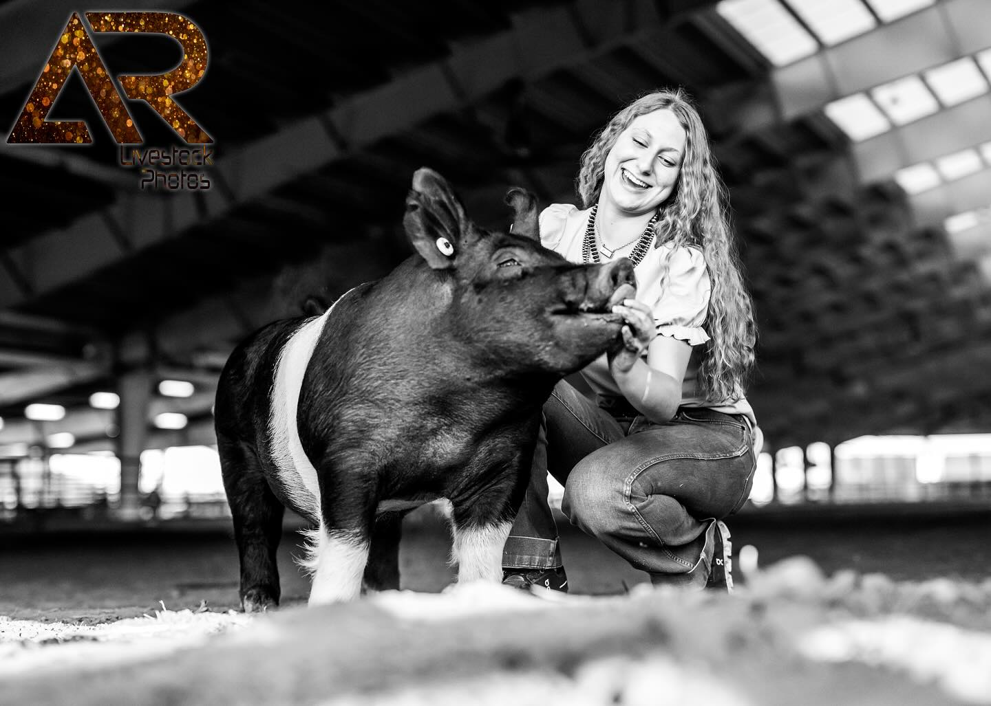 The time has arrived 🙌🏻 OYE Mini Session sign ups are now LIVE!📸
These photo sessions have been a hit the last few years so don’t miss your chance to capture a memorable and unique experience with your show animals!!
📲Book your time slot at the link in my bio
WWW.ALEXISRADUNLIVESTOCKPHOTOS.COM