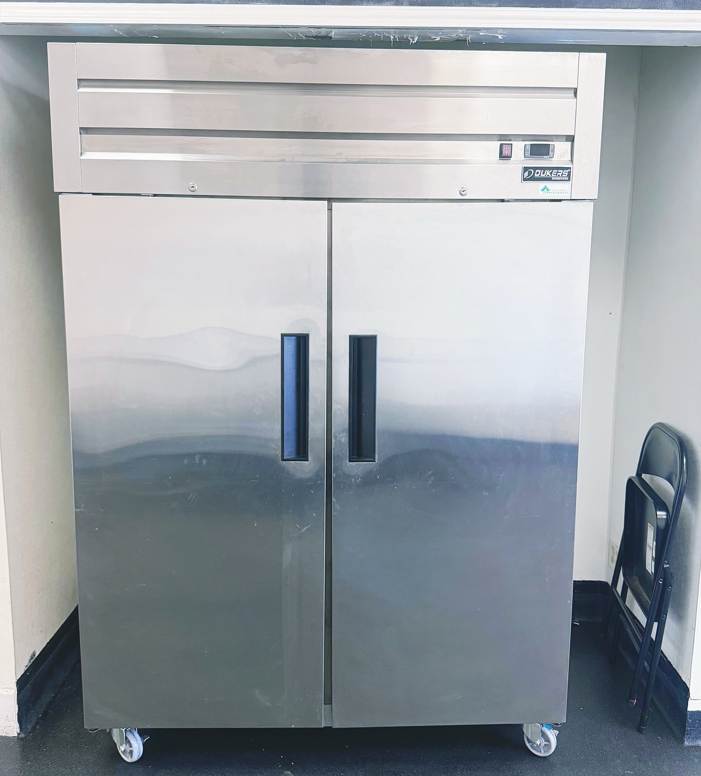 Commercial kitchen immediately available for lease in East Redlands!!!
All equipment shown is in excellent condition and can be included for sale.
$1894 per month. You WILL NOT find a kitchen at this price in Redlands I guarantee it.
Please write us at INFO@GWENMARLOWE.COM or call us at 951.755.7198 if you have any questions.
If you know someone who wants to start a ghost kitchen or other food related business be a real one and tell them about this kitchen!!!
Thank you🫡