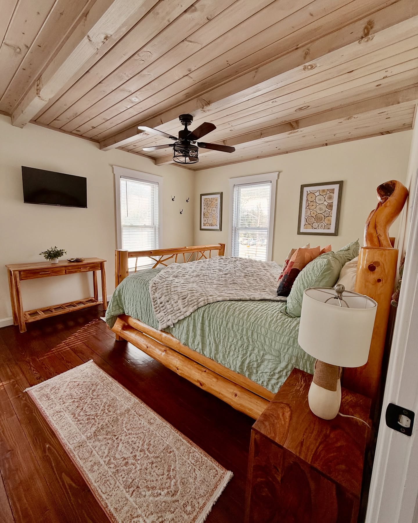 NEW PROPERTY!🌲🏡 **Escape to Village Cottages East: Town and Trails** 🏡🌲
Stay at our sister property in Old Forge, located on Park Avenue! There is a 3-bedroom house and a charming cottage for two! Whether you're a solo traveler, a couple, or a family, we've got the ideal space for you.
🔑 Featured Here: 3-Bedroom House🔑
- Spacious & Comfortable: Room for everyone to relax and unwind
- Year-Round Availability:Perfect for all seasons
- Prime Location: Nestled in the heart of Old Forge, close to town and trails
🌿 Cottage Charm Awaits🌿
- Photos and details coming soon!
Don’t miss out on making memories in this beautiful setting! 🌟
📬 DM us for details or email villagecottagesoldforge@gmail.com to book your stay! 📬
#VacationRental #OldForgeNY #VillageCottagesEast #Getaway #TravelGoals #BookNow