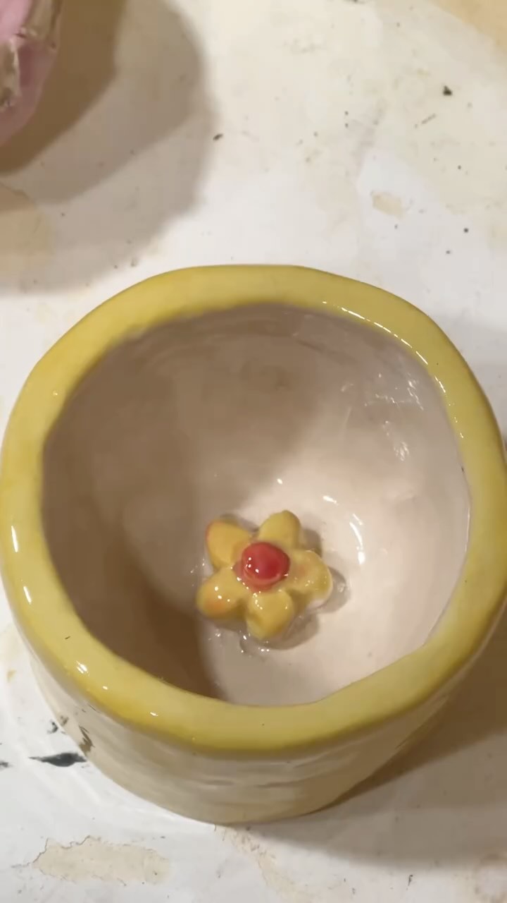 We’re in love with these cute mugs, fresh out of the kiln from our youth and private events 🐸 Want to create your own?
Book us for a beginner-friendly handbuilding pottery session for your special occasion or plan a creative pottery event for your next gathering.
DM us to get started!
#handmadeceramics #playwithclay #potterystudio #hudsonvalley