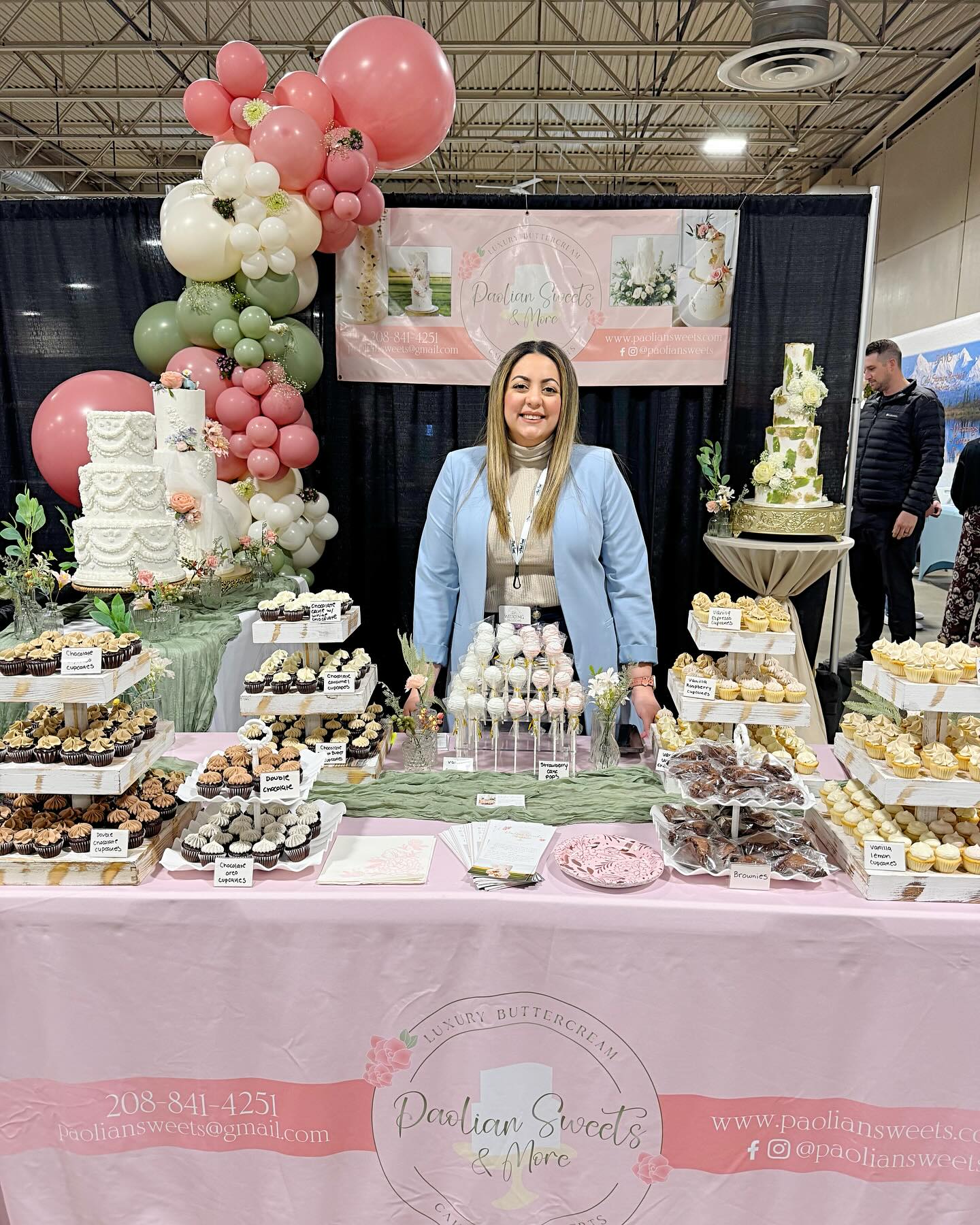 It is Wedding Expo week! Come see us this Saturday and Sunday (02/15-02/16) at the Idaho Dream Wedding Expo and try some of our decadent treats! We are so excited to meet you and plan your dream wedding desserts💖
🗓️ The show will be this Saturday February 15th from 10am-4pm, and Sunday February 16th from 11am-3pm at Expo Idaho
We will have so many FREE samples, and will have multiple display cakes to give you all the wedding cake design ideas💍
Our booth from the November expo was a huge hit, and I am so excited for the show this week!
Swipe ➡️ to see more from the November show.
Thank you so much to our vendor friends who helped us bring our booth to life in November:
Balloons- @hellohoneyboise
Brochures, cards, and signing- @expressionsbydesign
Cocktail tables- @giftingidaho
Branding- @greaterheightsmarketing
Host- @ibleventsinc