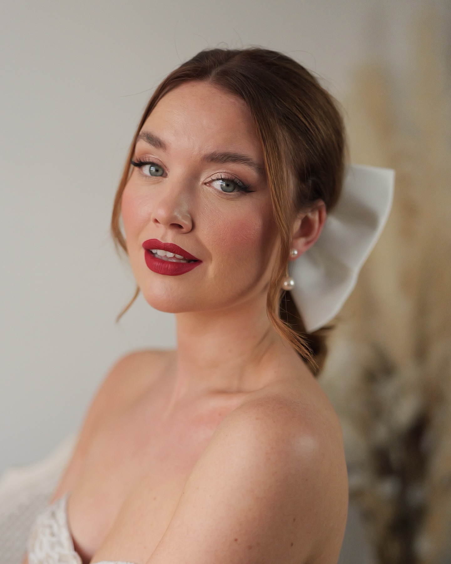 Happy Valentines Day everyone โฅ๏ธ๐น
#valentinesday #valentines2025 #happyvalentinesday #valentinesmakeup #redlip #redlips #redliplook #narsredlip #narsstarwoman #matteredlip #redliplonglasting #melissaoldridge