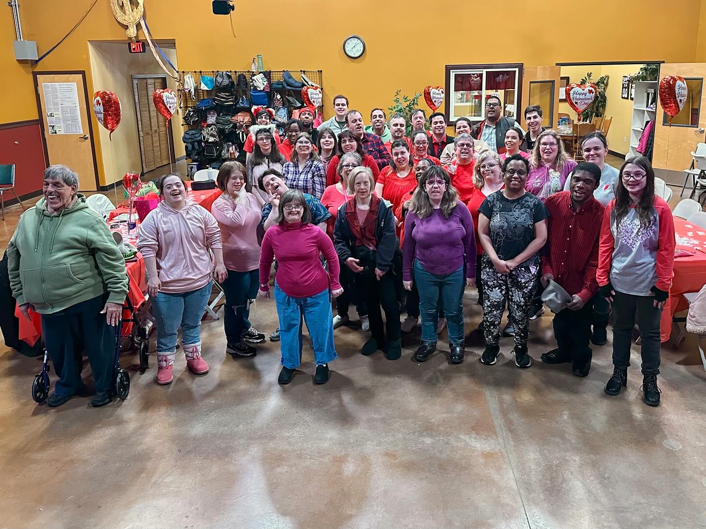 Happy Valentines Day from the Dream Team! We celebrated the joy of love today with dancing, head bowling, colouring, and hanging out with our buds ♥️ We are sending love from Dream Theatre to everyone out there and hope you enjoy your three day weekend!
.
#actors #performers #performer #theatre #performance #performingarts #singers #diversity #inclusivity #love #joy #friendship