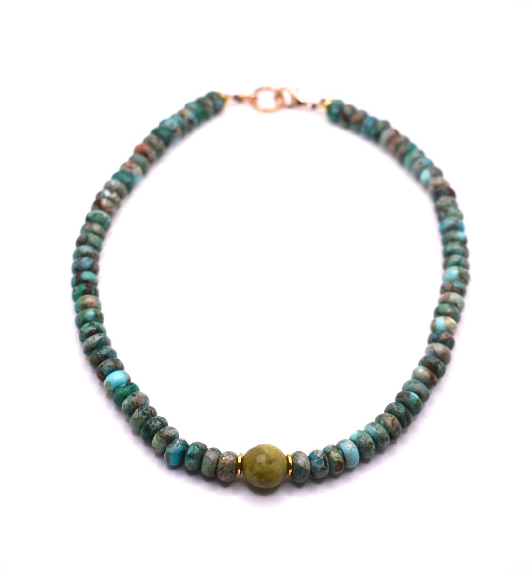 Take a walk on the wild side, with our Serpentine & Jasper Drape π Shop www.great-dame.com
.
.
.
.
.
#jewelry #gemstone #necklace #gold #valentines #gift