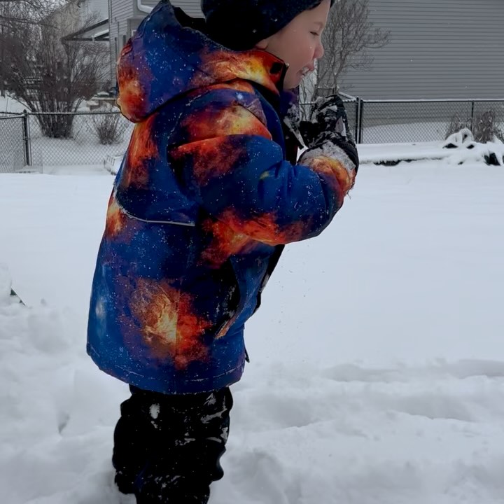 Snow day shenanigans ❄️
#twins #twinsofinstagram #twinstagram #snowday #snow