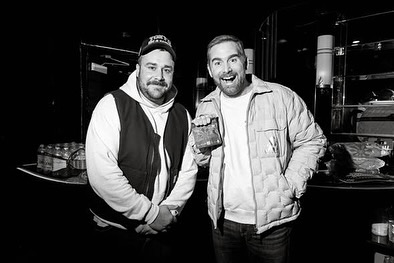 Friendo the World 🌎
A Bag of Furey is best shared with Friendos.
📍 @thecomedystore
📸 @lizvig