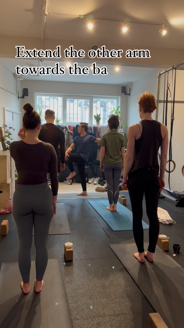 Another fun ‘flying’ yoga session with @happyogyee on Sunday! 🤩
Amazingly we were fully booked again, please consider booking ahead of time to avoid disappointment on the day! 🔗 in bio 🙏
See you on Sunday 3-4pm @fiteastlondon !
#yoga #vinyasa #vinyasasequence #vinyasaflow #allevesyoga #yogaforall #flowwithus #sonyeeflow #ifyoucanbreathyoucandoyoga #yogapractice #eastlondonyoga #yogaindalston