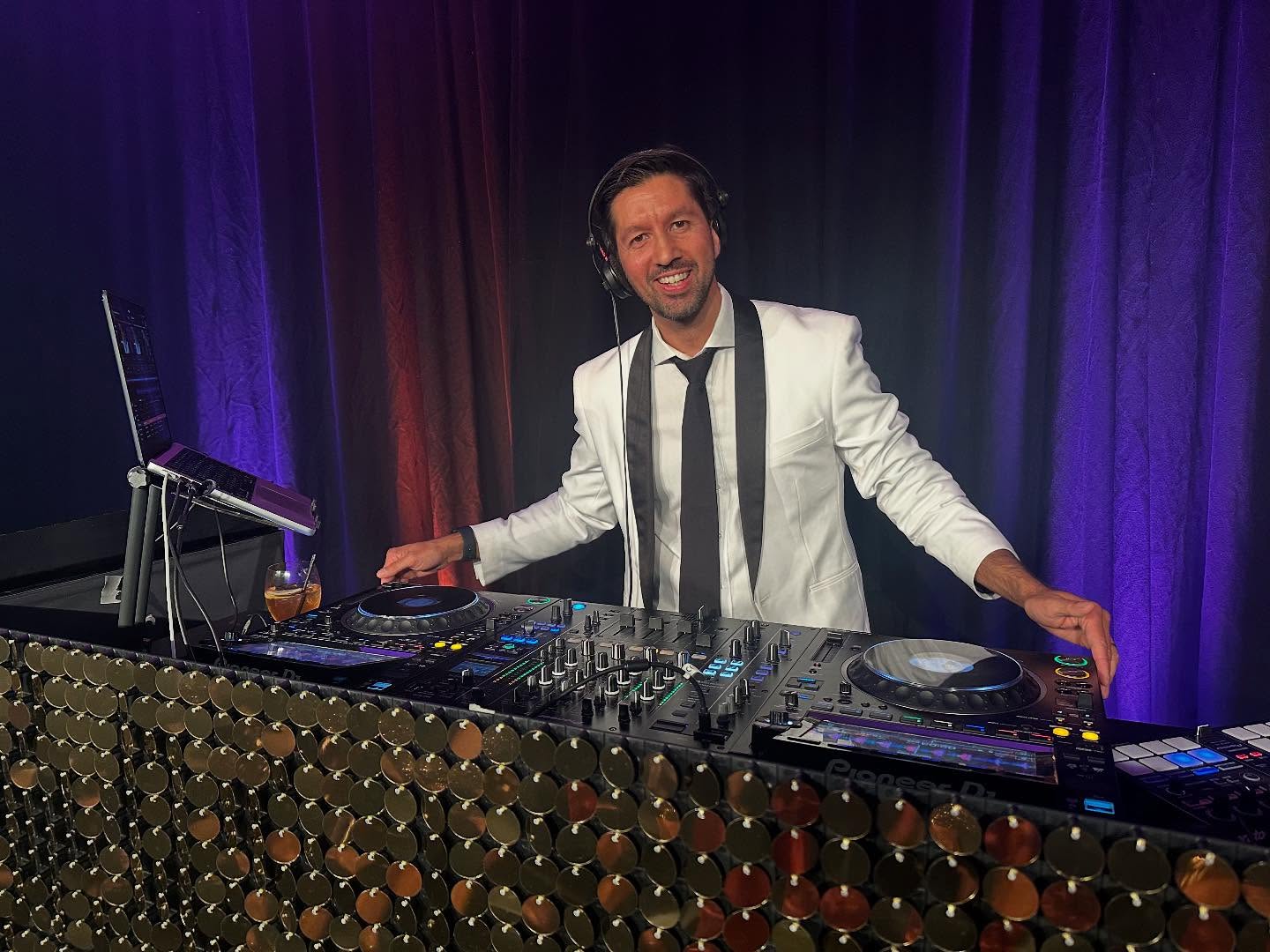 Mid-week Gala Event at @iccsyd Glitz and Glamour mixed with a rocking dance floor! #melbournedjhire #corporatedj #thernbdj