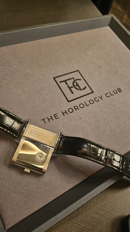 What an incredible night at @the.horology.club event!  So inspiring to connect with fellow collectors and share our passion for timepieces.  The Horology Club is a fantastic community for watch enthusiasts, offering a platform to learn, discuss, and appreciate the art of horology. Learn more at thehorologyclub.com!
.
.
.
#tictoctime #wristwatch #watchmaking #TheHorologyClub #WatchCollecting #Horology #WatchEnthusiast #WatchCommunity #LuxuryWatches #watchphotography #watchesofinstagram #watchblogger #watchlover #watchmania #watchcollector #watchgeek #watchfam