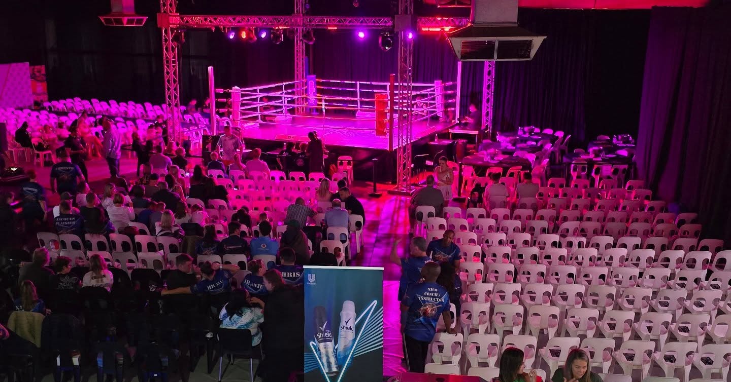 The calm before the storm! All set up and ready to Rumble at @kingsk1sa
Still some tickets avaliable at the door, fights start at 19h00. Let's goooo! 🔥