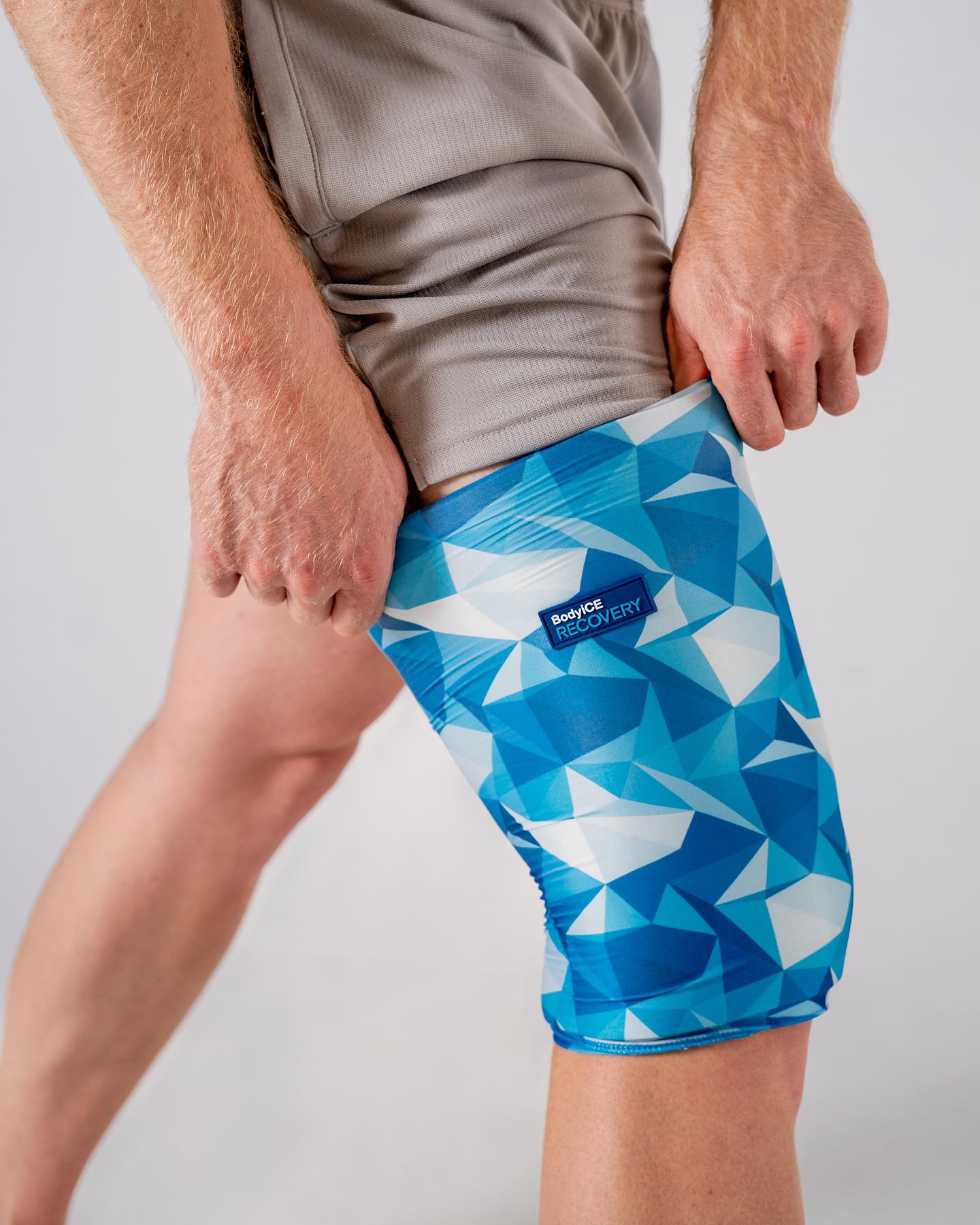 Another studio shooting for @body_ice today 🤩 Swipe right to see how it went 🫶🏾 We can’t wait to share the results with you.
Client: @body_ice
Model: @james____carson
Studio: @ashstudiosbyronbay
#productshooting #shooting #productphotography #studioshooting #photography #videography #marketingagency #content #contentcreation