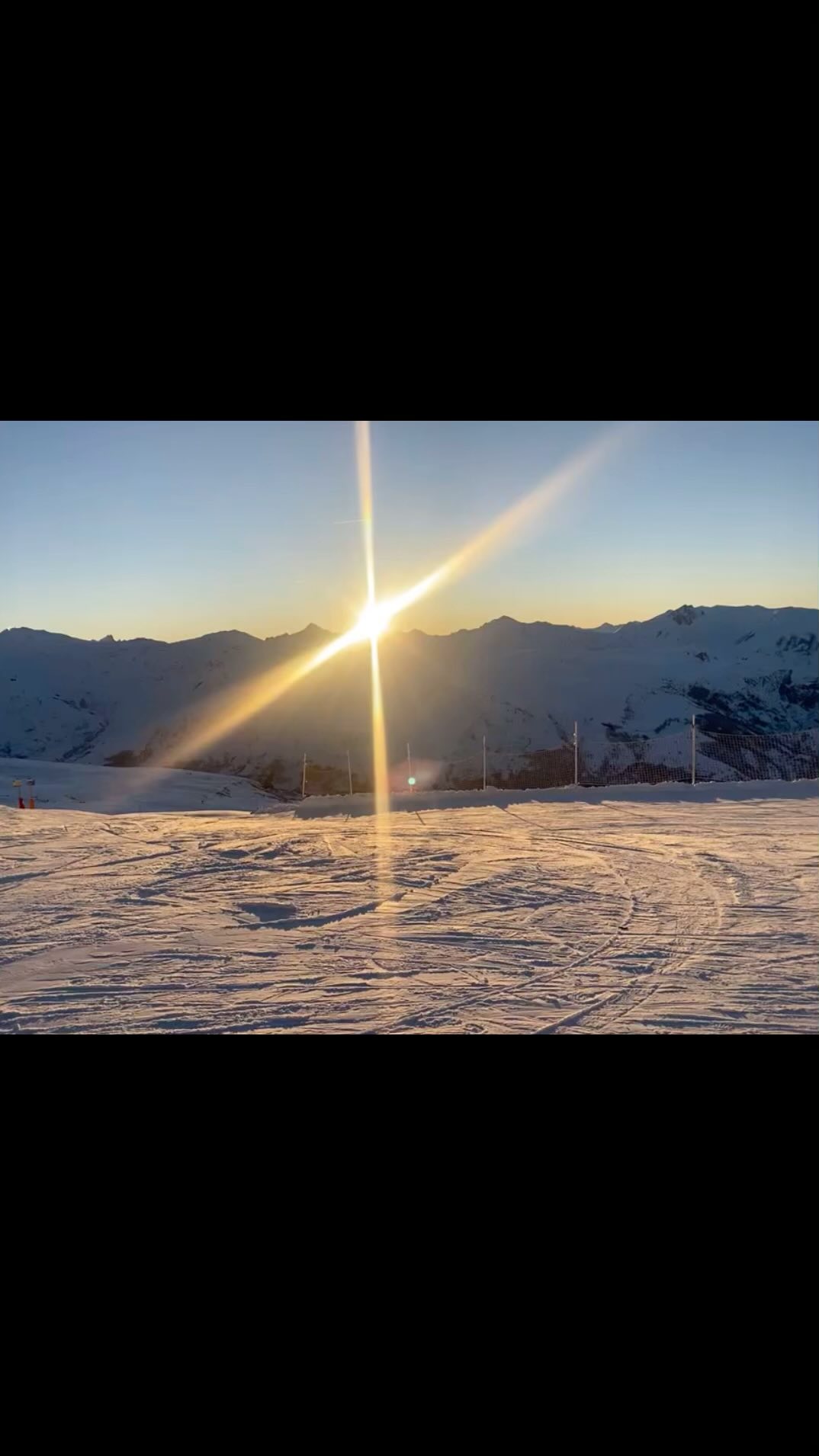 The best ways to beat the rush at half term 😁❄️⛷️#base3v #skiinstructor #thesnowbase #skiing #threevalleys #independentskiinstructor
