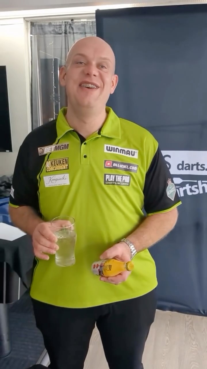 @mvg180 signed card in a sealed bottle 😮