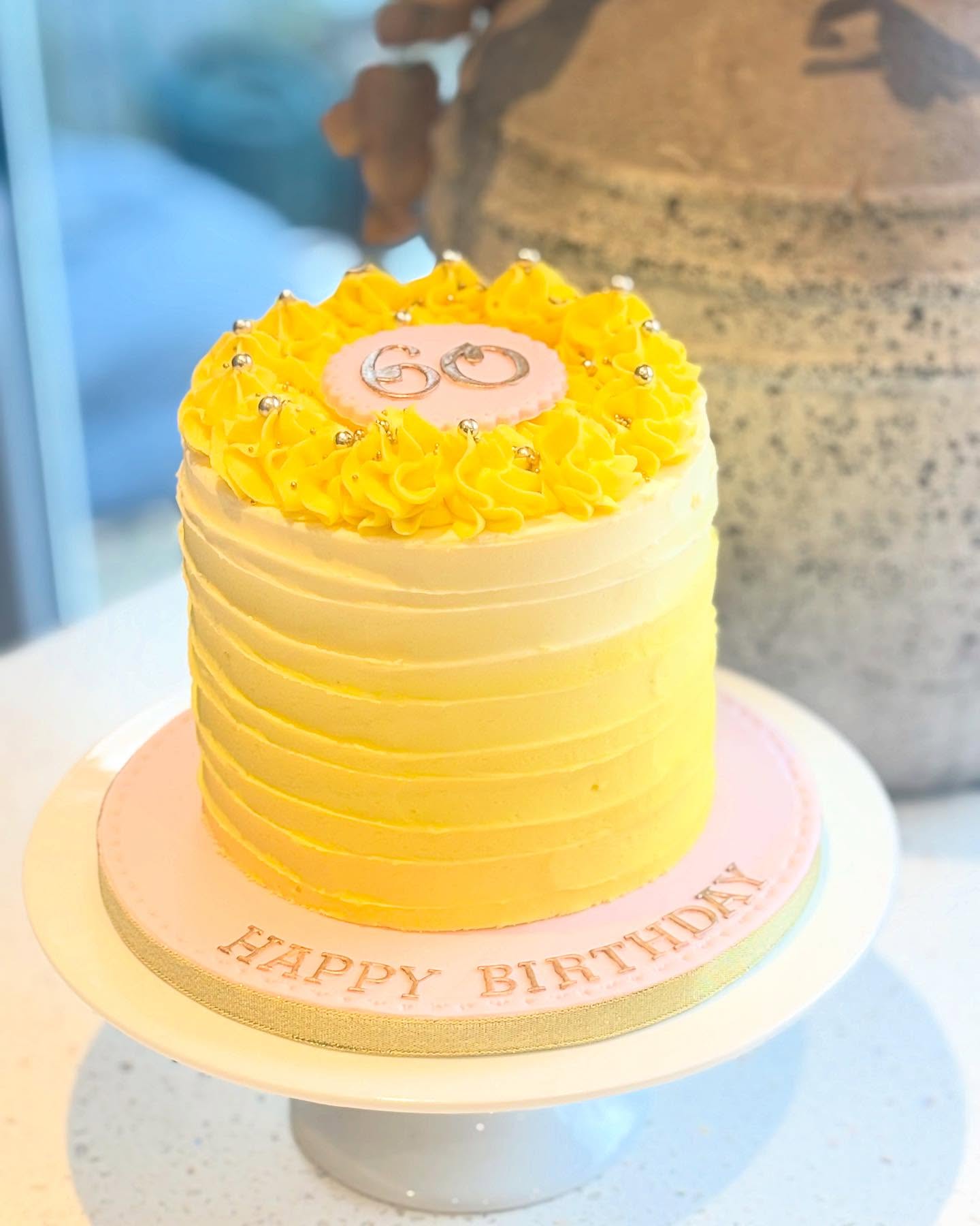 Luscious lemon ๐โButtercream and Sprinklesโ cake turned around at 24 hours notice ๐ฅฐ
This is not always possible though so please get your bookings in as early as you can ๐
#norfolkcakemaker #thorpestandrew #sprowston #norwich #oldcatton #thorpehamlet #thorpeend #rackheath #norfolkbusiness #norwichbusiness #norfolkcupcakes #norwichcakemaker #thorpestandrewbakery #norfolkcelebrationcakes