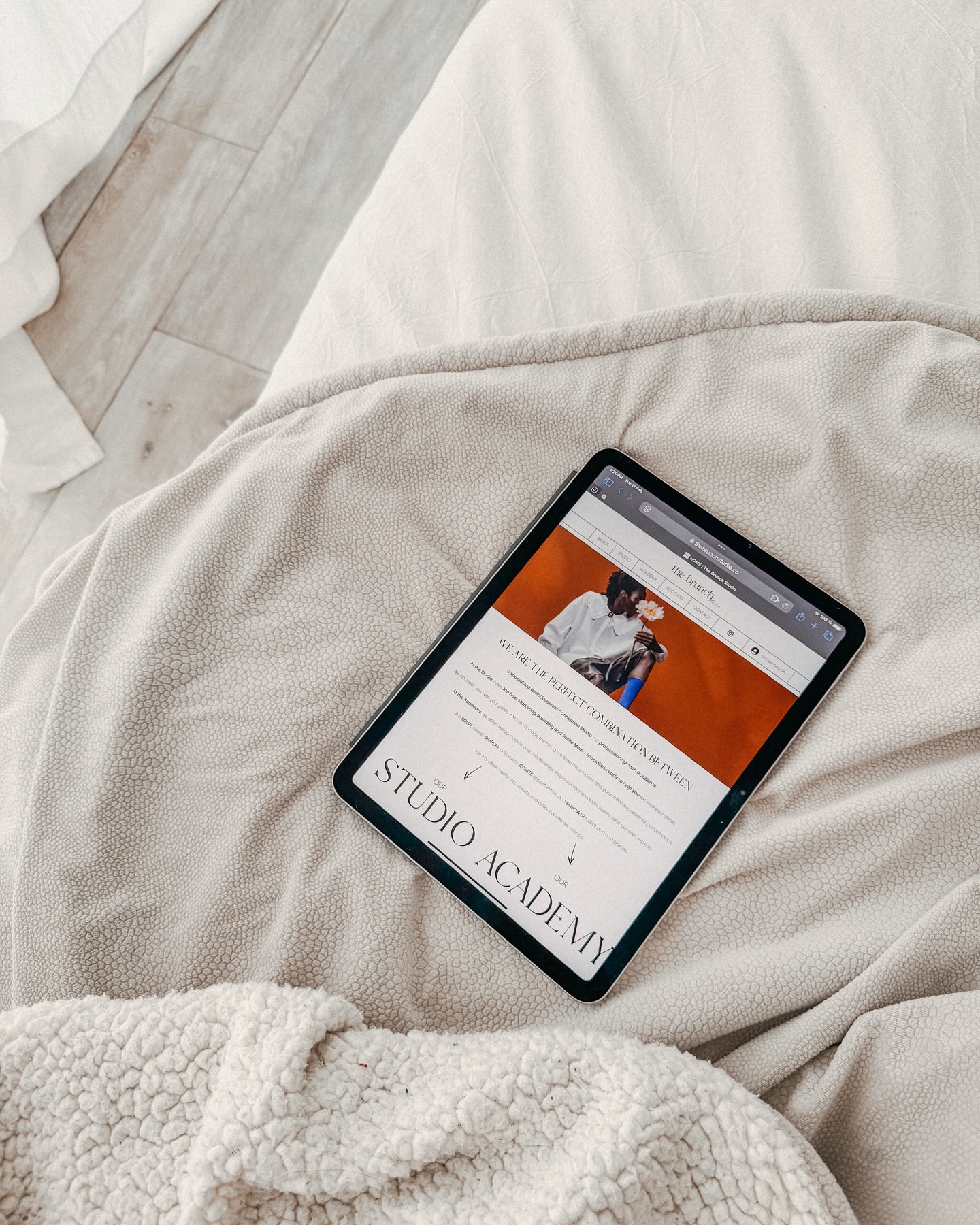 loving this @guestonfilm “disposable” preset (with → without) • did you know that presets are a great way to optimize editing time? you just choose your picture, apply the preset and that’s it! ᕱ instant pro-level edits in one click.
۵ make your content stand out effortlessly & save sooo much time; try it for yourself • you’re welcome ۵