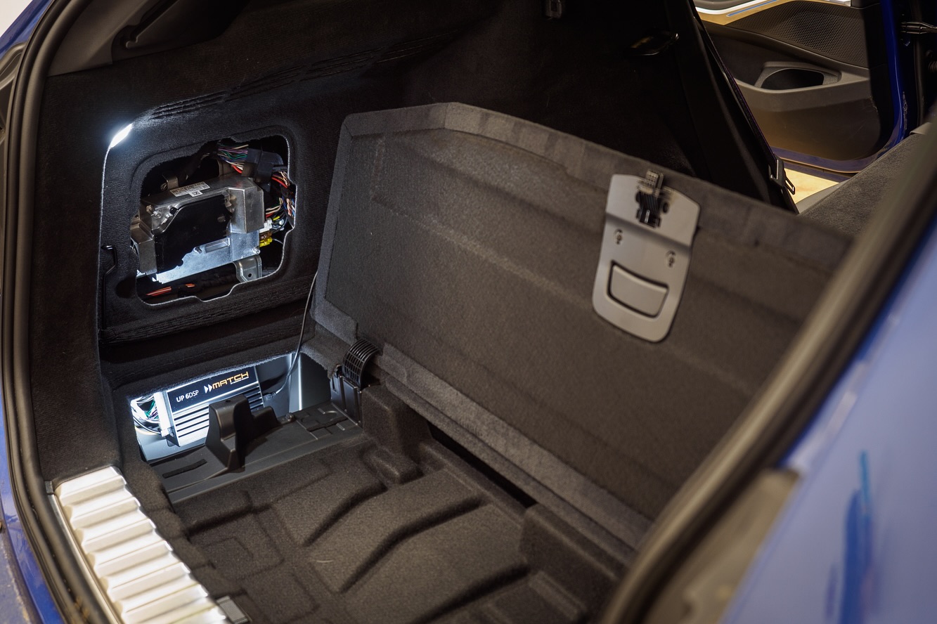 Speakers last week, UP6DSP amp this week. The owner wanted to try his upgrade in stages.
The speaker upgrade improved the top and bottom end frequency response but the system needed the DSP to REALLY make the speakers sing!
Those Helix 8” under seats really are mini subwoofers and dig deep to give real bass extension. Impressive!
🔸Match UP6DSP
🔸Helix i3 T25
🔸Helix i3 M100
🔸Helix i5 S200
🔸Some clever tuning by us
—————————————————————
📞01223 827766
✉️audio@cambridgeautosound.com
__________________________________
#bmwaudioupgrade #caraudio #premiumaudio #caraudioupgrade #subwoofer #basshead #audioupgrade #audiotecfischer