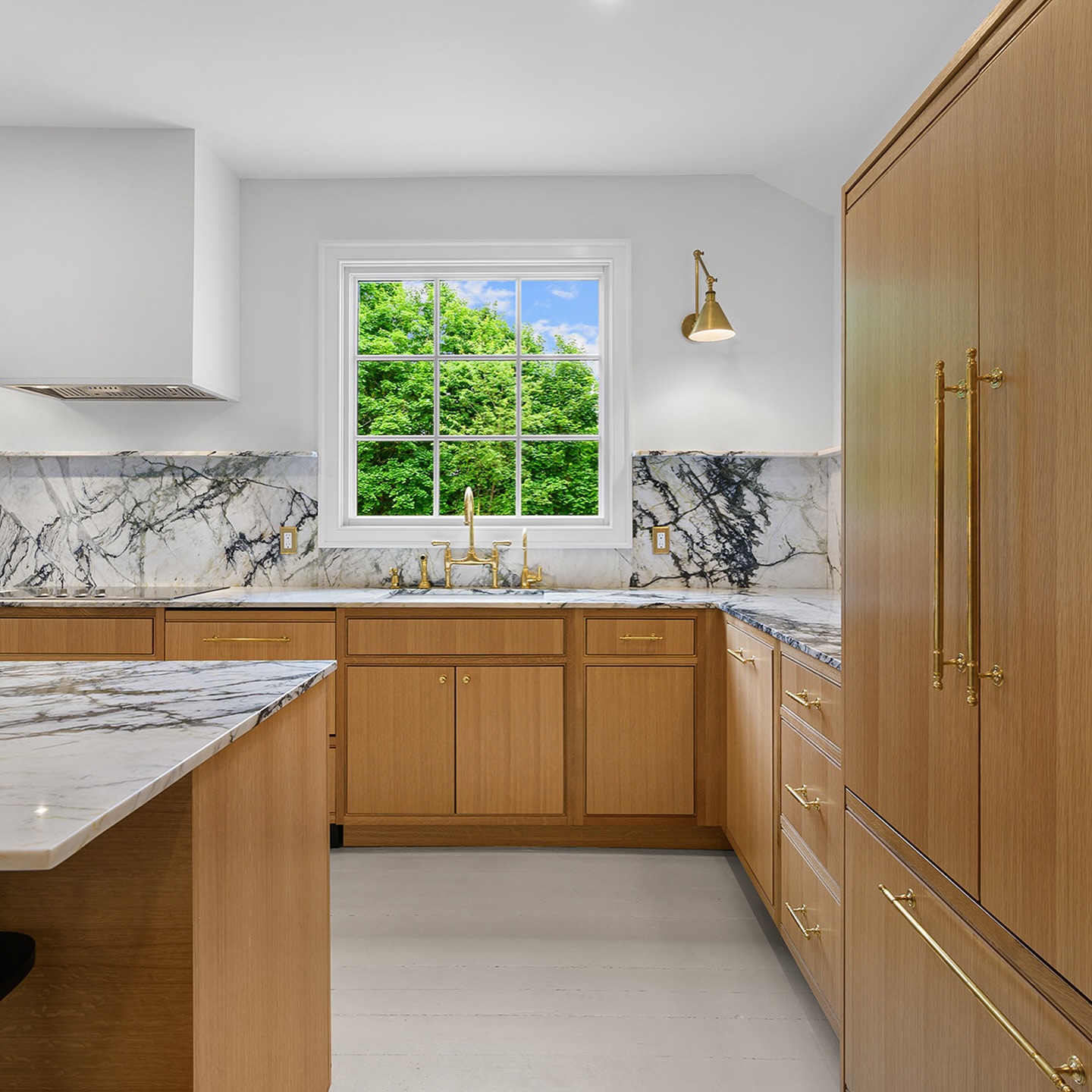 We crafted a beaded slab door in a natural white oak finish, achieving an exceptional level of quality. When paired with a sleek marble countertop and a warm family touch, it came together to create a truly breathtaking kitchen 🌿❤️
#albakitchen #albakitchenandbath #newjersey #newyork #design #interiordesign #architecture #kitchen #kitchendesign #kitcheinspiration