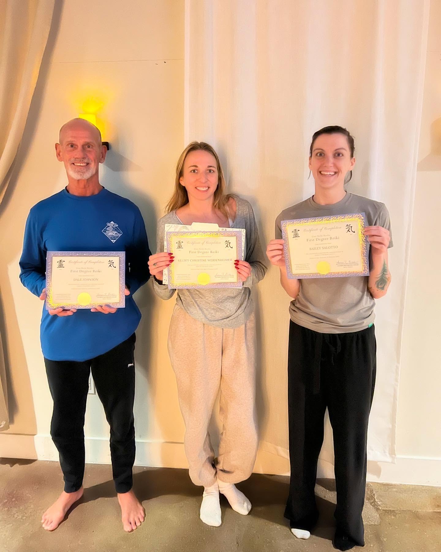Congratulations to these 3 lightworkers who are now Usui Reiki Level 1 certified ✋💜🤚 By taking time and dedication to first heal their own inner hearts with compassion and self love, the sharing of that loving light to others who need it is a natural extension of the Reiki level 1 work ✨🌸🥰 Thank you light workers, the world is a better place with each of you spreading your healing energy 💫🌟. @banyansoul
.
.
.
#reiki #reikihealing #reikimaster #reikilevel1 #charlestonreiki #chsreiki #lightworker #lightworkersofinstagram #chakrahealing #vibrationalhealing #attitudeofgratitude #energyiseverything #energyhealing #happyandhealthy #greatestgifts #reikiislove