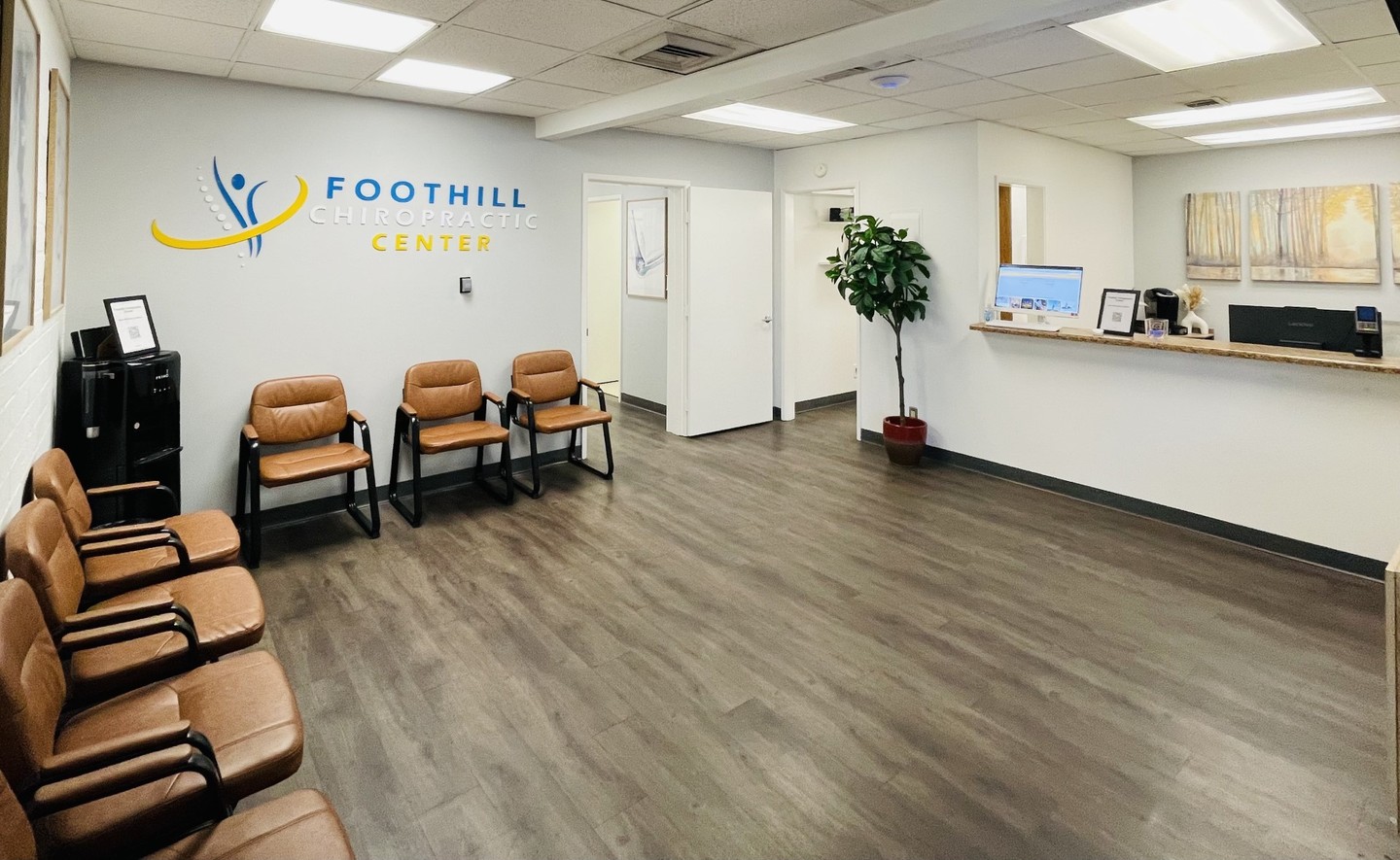 🌟 Experience Personalized Chiropractic Care Today! 🌟 At Foothill Chiropractic Center, we prioritize your wellbeing with state-of-the-art technology and a warm, welcoming environment. Discover how we can cater to your unique needs! 😊 Link in bio to learn more! #ChiropracticCare #WellnessJourney #FoothillChiropracticCenter #Decompression #ColdLaser #PersonalizedCare #FeelGood