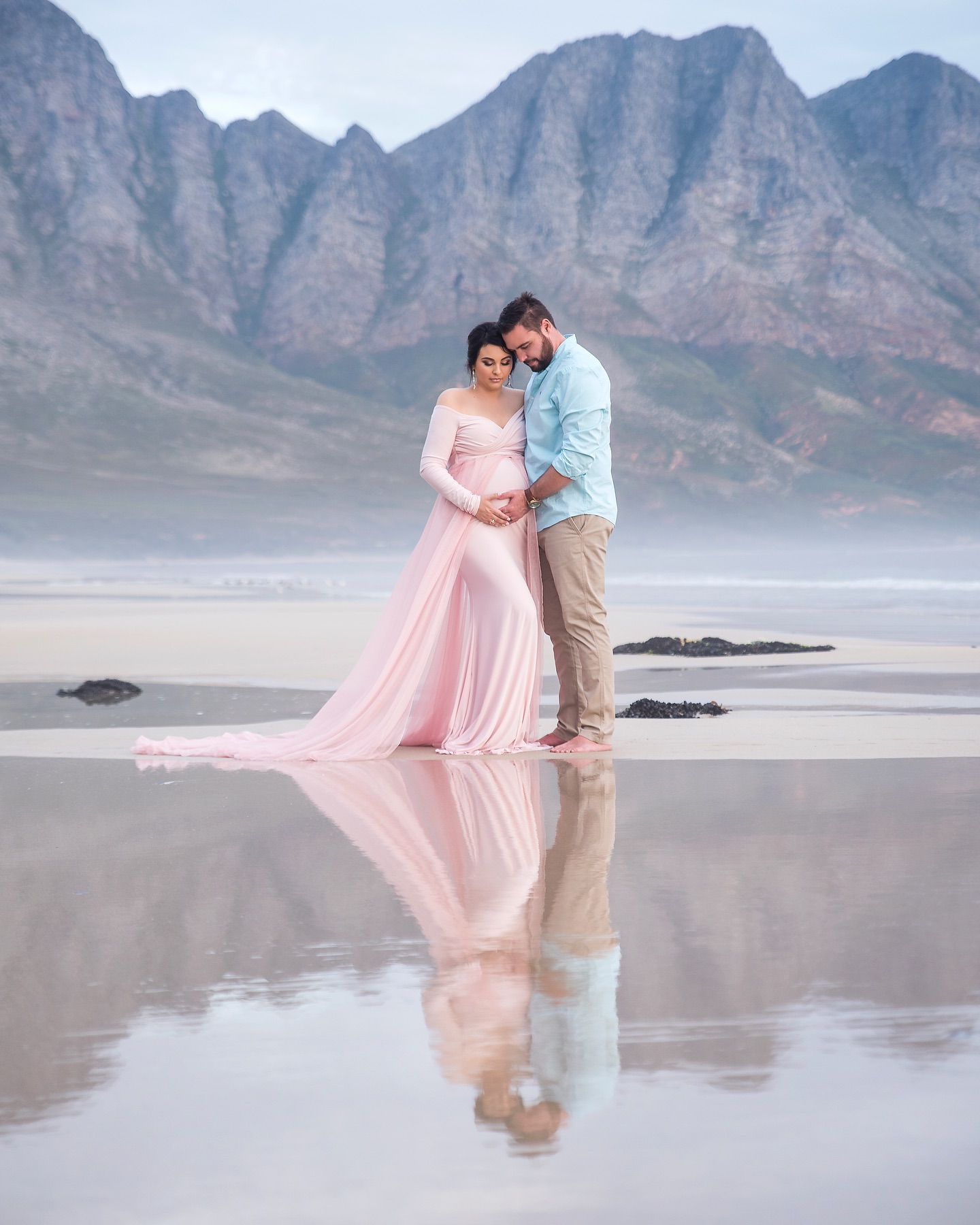 There’s nothing more beautiful than the glow of motherhood. ✨💛 Who else loves maternity sessions as much as I do? #MotherhoodMagic
#kaitlyndevilliers_photography #MaternityPhotography #CapeTownMoms #SomersetWestPhotographer #Capetownmaternityphotography #maternityshoot #maternityinspiration #momtobe #bumplove #pregnancymemories #babybumplove #lifeisbutadream