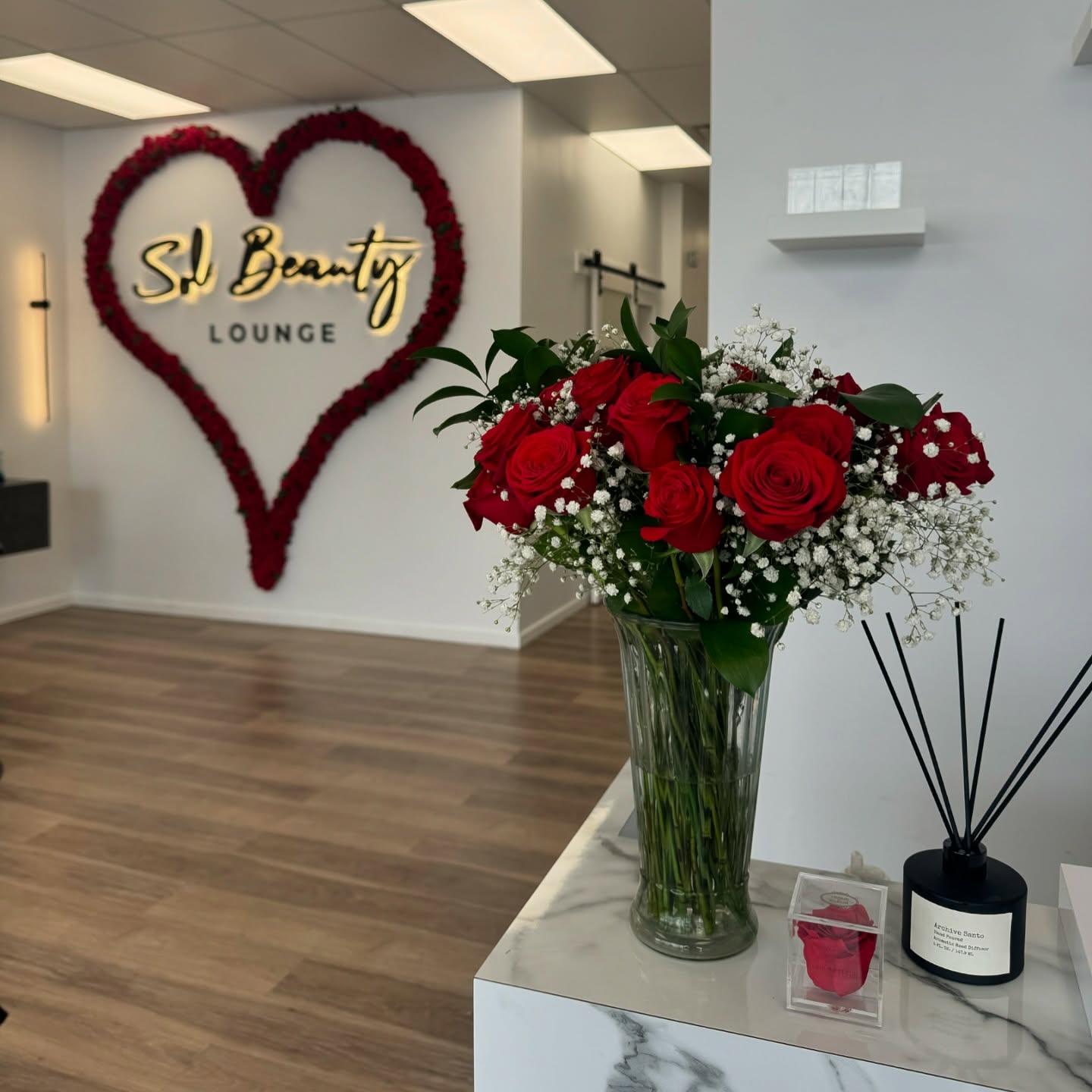 Wake up to flawless brows and lashes every day✨ At Sol Beauty Lounge, We specialize in brow waxing and lash perfection, giving you the effortlessly beautiful look you deserve🌹
Treat yourself to a little beauty boost and book your appointment today❤️
www.solbeautyloungenj.com