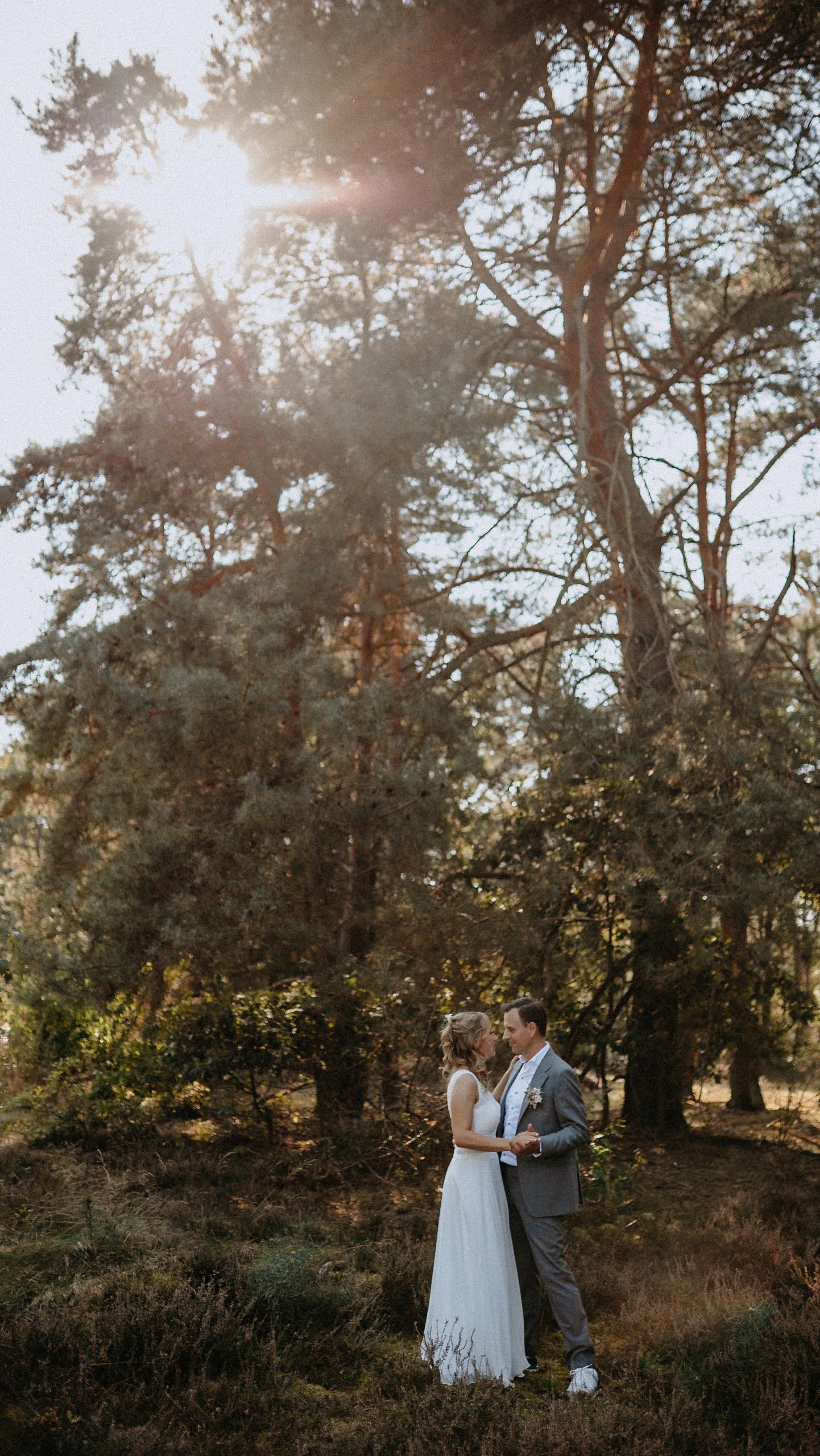 De dag dat ik Louise leerde kennen en we tot aan de openingsdans ‘poepkes’ gegeten hebben en regenwormen speelden 🤘🏻💛
#huwelijk #huwelijksfotografie #huwelijksfeest #intiemtrouwen #iktrouwbelgisch #parkven #diepenbeek #huwelijksfotograaf #huwelijksfotografe #belgischehuwelijksfotograaf #trouwenin2025
#trouwenin2026