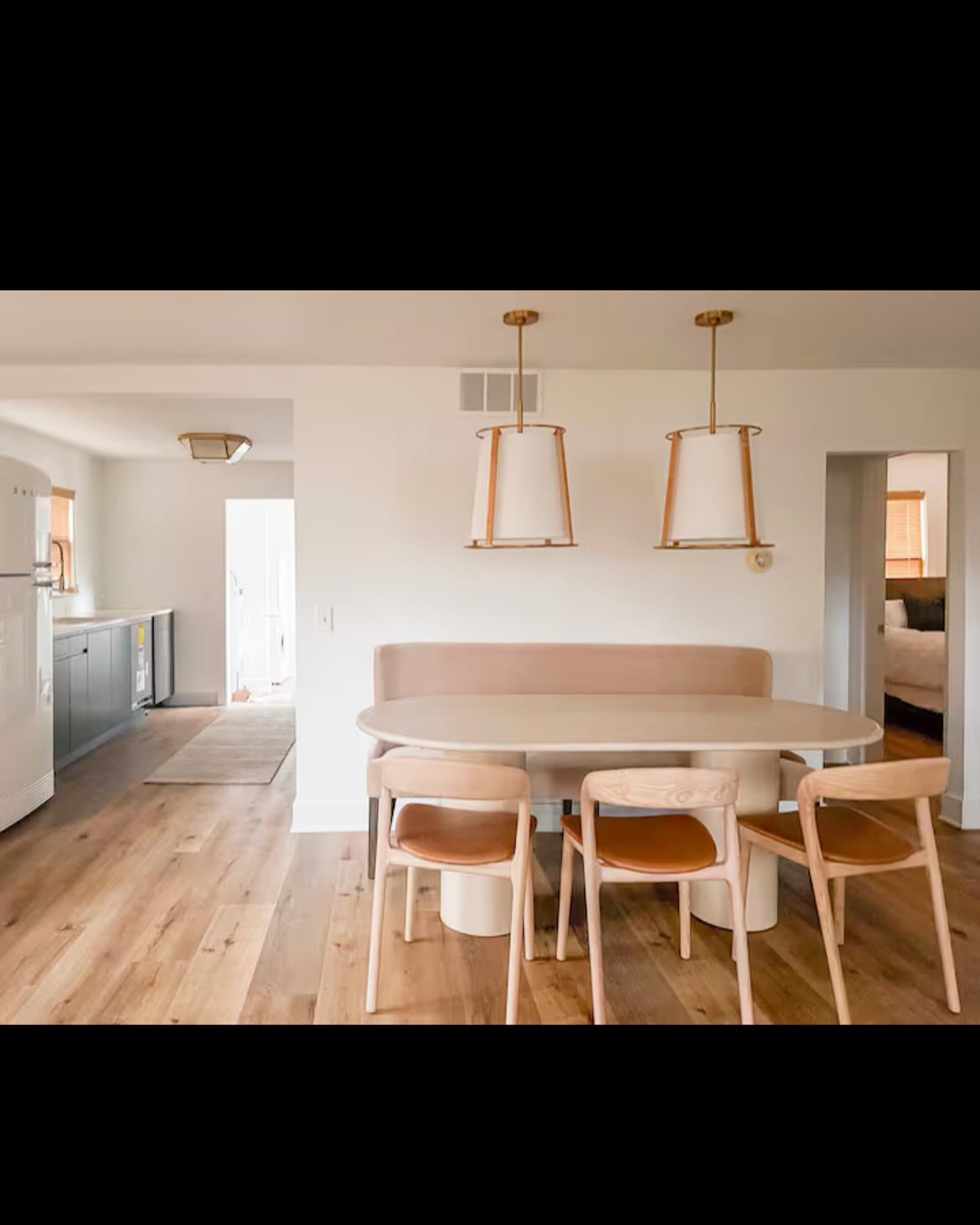 Are you ready for a change of scenery? @thecottage.lks is available for Spring Break rental April 4-12! Close enough for a GR commute but far enough away to exhale. Stay with us and see how we earned our five ⭐️!
Airbnb.com/h/lkscottage