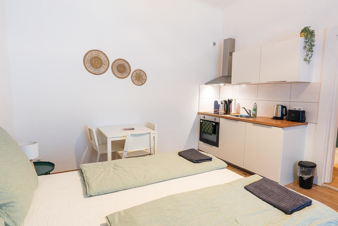 Your home away from home.
© @michaelsabothafotografie
#wien #vienna #travelvienna #citytrip #viennatouristboard #apartment #apartmentdecor #prater #praterwien #viennanow #viennaaustria #viennagram #riesenrad #riesenradwien #explorevienna #whattodoinvienna