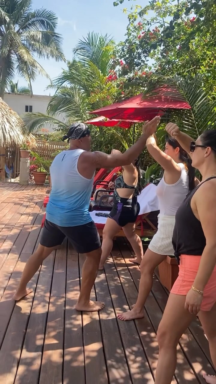 Strike with confidence. Block with strength. Self-defense isn’t just a skill, it’s a mindset! 👊
·
👇 Next workshop:
📍 @soulplunge (La Jolla)
📅 Sunday, April 6 @ 4 PM
🔗 Sign Up Now » Link in Bio!
·
#warriorwednesday #warriormindset #selfdefense #stayready #soulplunge #empowerment #womenwhofight #protectyourself #selfprotection #strengthwithin #confidenceiskey #bepowerful