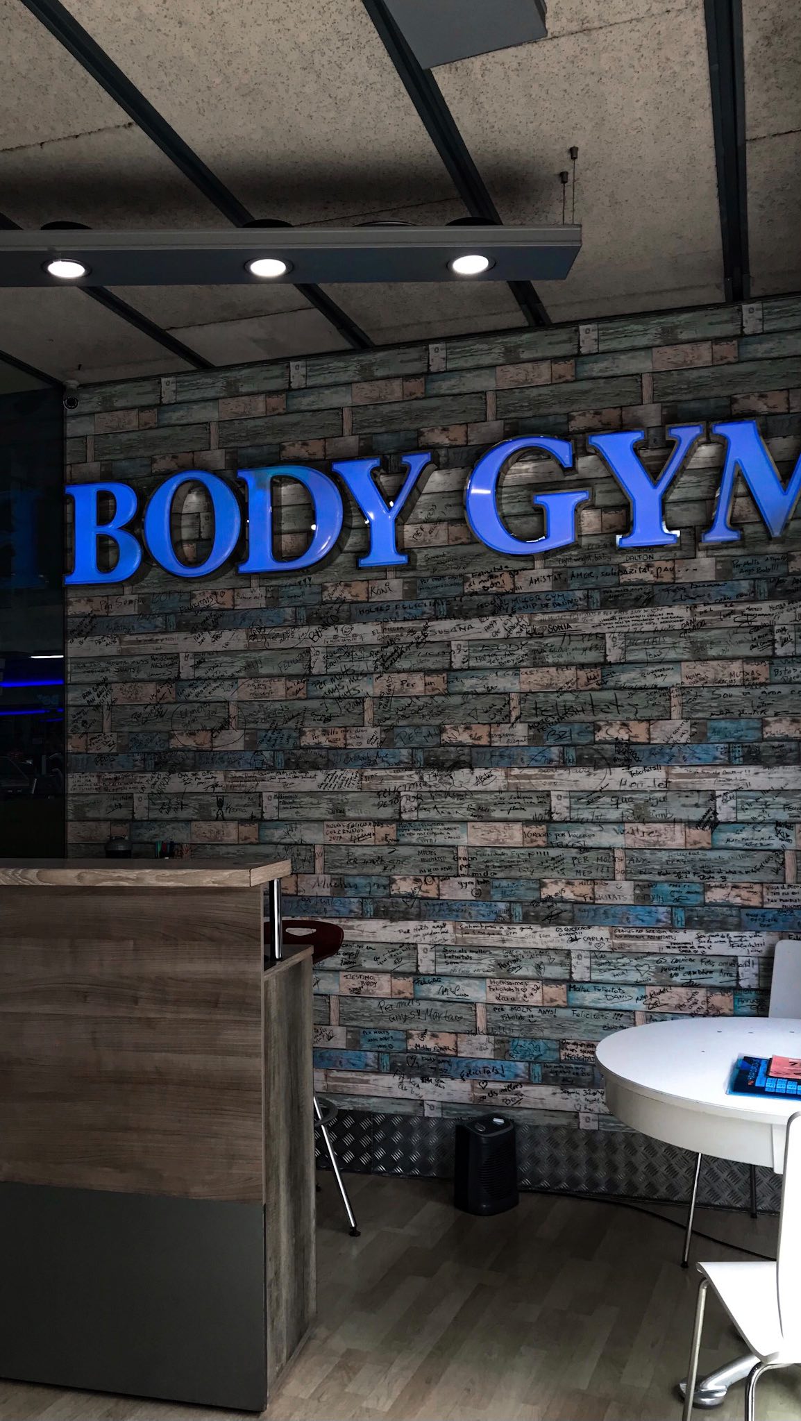 Enfrontat als reptes, construeix el teu èxit!🤩
Recorda que cada repte al qual t’enfrontes és una oportunitat per créixer.🔝
Quants dies sols entrenar per setmana?🤨
BODY GYM🔸
www.bodygym.cat
#constancy #discipline #workout #motivation #gymlife #bodygym #body #gym #exercise #routine #challenges
