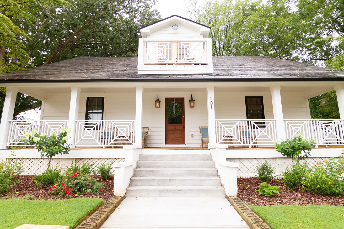 A stunning transformation.
We are a full service real estate, general, construction, and design team in Raleigh NC. We love helping people find, purchase, design, renovate, and live their real estate dreams.