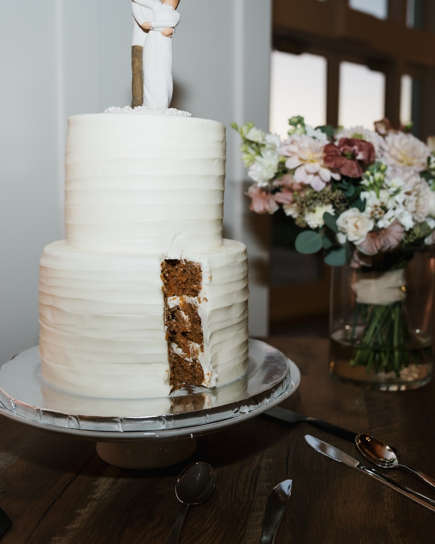 So many weddings to show off recently but also grad season is right around the corner ahh I’m so@excited for this spring and summer!!