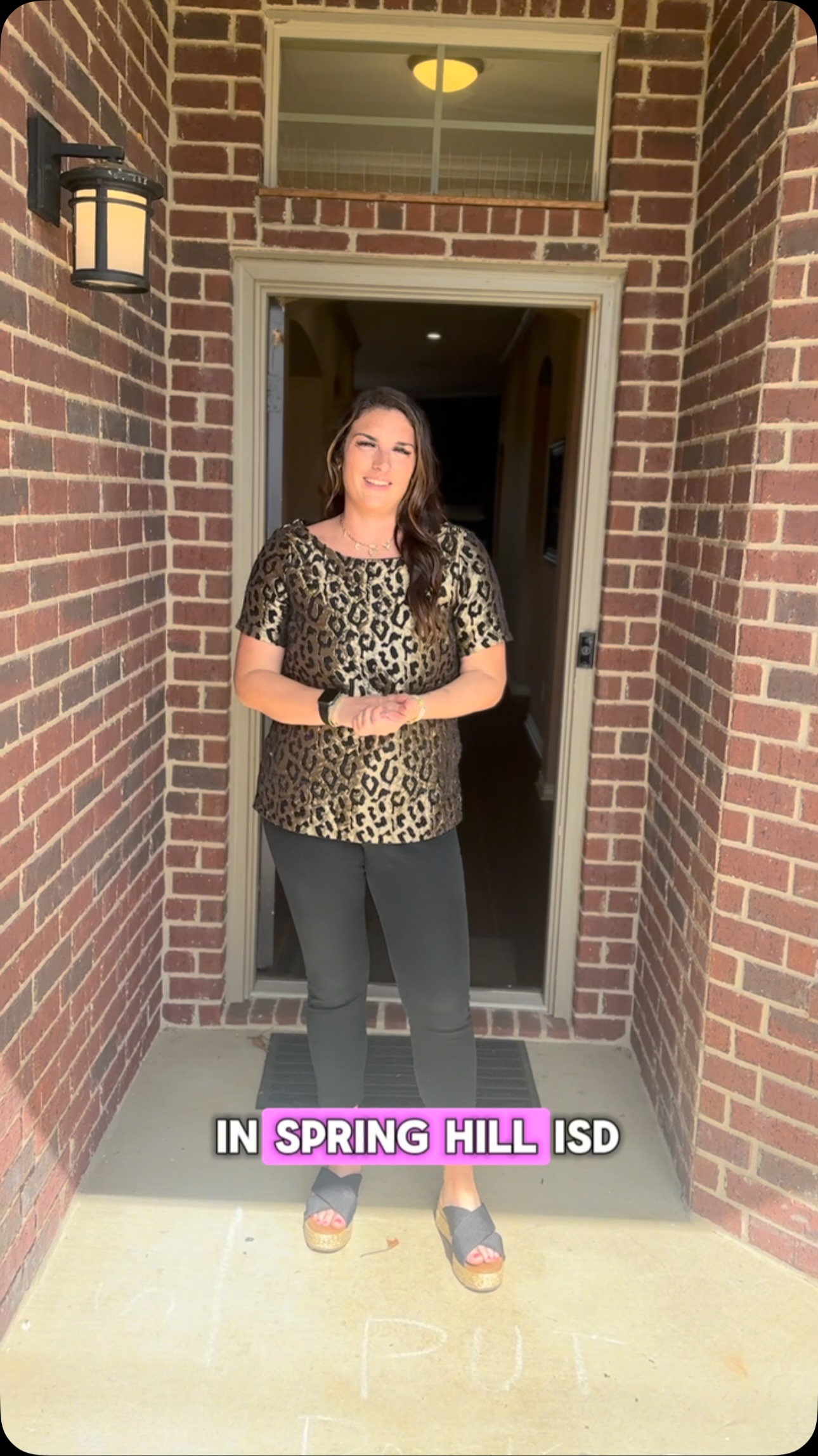 🏡‼️We’re bringing the showings to YOU! 🫵🏼 In under 3 minutes you can take a look at 406 Alta in SHISD! 👀 Watch this tour and let us know: what’s your FAVORITE feature about this home⁉️Want to see it in person? Let’s get it scheduled! 📱 903-431-5636