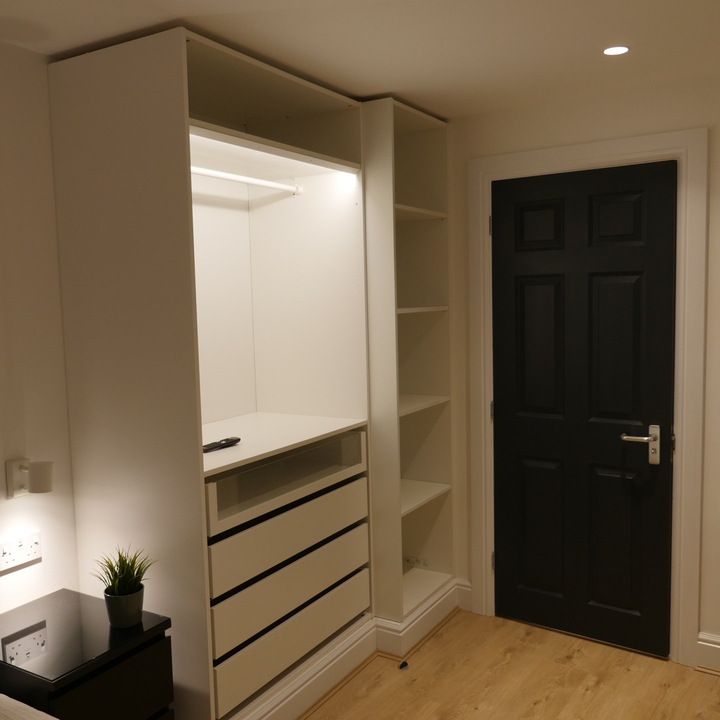 Our latest IKEA PAX Hack.
Frames cut down to match ceiling height, lifted up with a base box and finally, wrapped with skirting board for that fitted look!
IKEA wardrobes but with a fitted feel.
#Liverpool
#Merseyside
#ikeahack #paxhack #fittedwardrobe