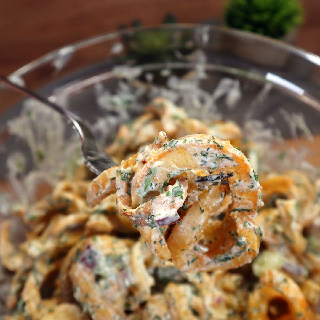 Curly Fries Salat – Der perfekte Mix aus Knusprig und Frisch!
600g Curly Fries
1/3 Gurke
1 rote Zwiebel
300g Joghurt
1 EL Mayonnaise
1 TL Senf
1 Knoblauchzehe
3 EL Dill
4 EL Petersilie
Salz & Pfeffer
---
---
Curly Fries Salad – The perfect mix of crispy and fresh!
600g curly fries
1/3 cucumber
1 red onion
300g yogurt
1 tbsp mayonnaise
1 tsp mustard
1 clove of garlic
3 tbsp dill
4 tbsp parsley
Salt & pepper
#foodblogger #recipes #foodgraphy #foodstagrams #instafood #foodie #foodbloggers #omnomnom #curlyfries #salat #lightfood