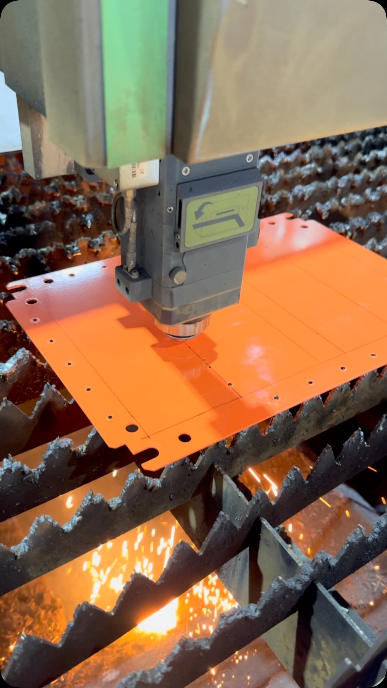 “Every great project starts with the first connection. ⚡🔩
ASMR electrical cabinet assembly – power in silence. #Automation #ElectricalCabinet #asmr