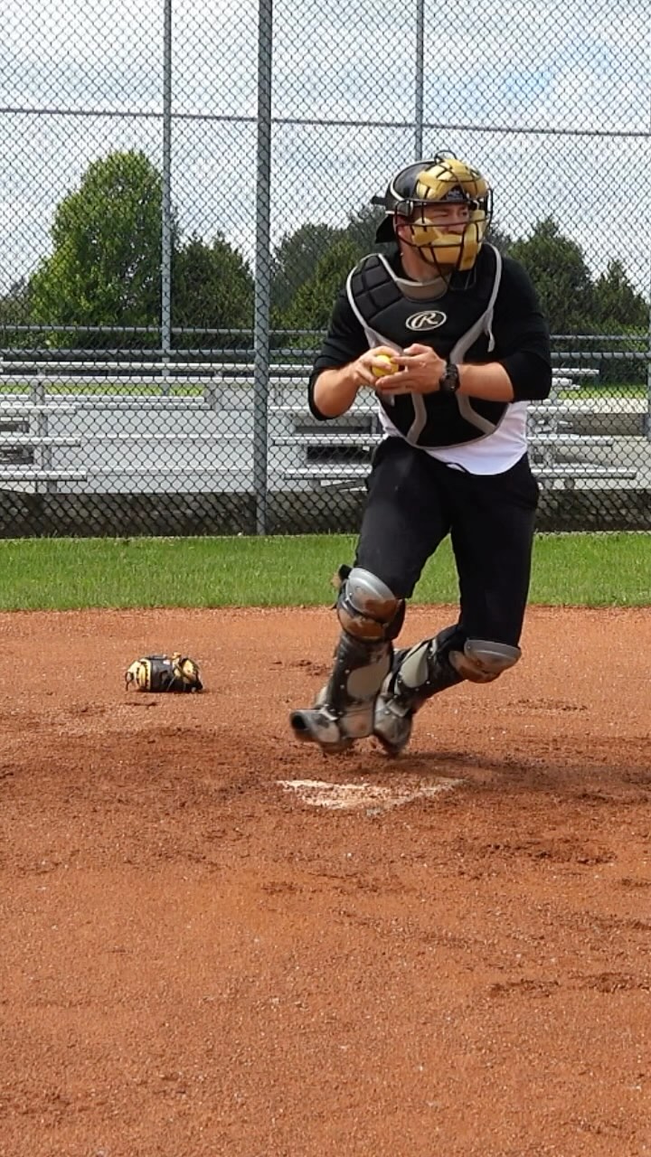 Here are a few ways to make catching drills more difficult. Check out my previous posts to hear the rest of the ways! ⚾️
#baseball #mlb #softball