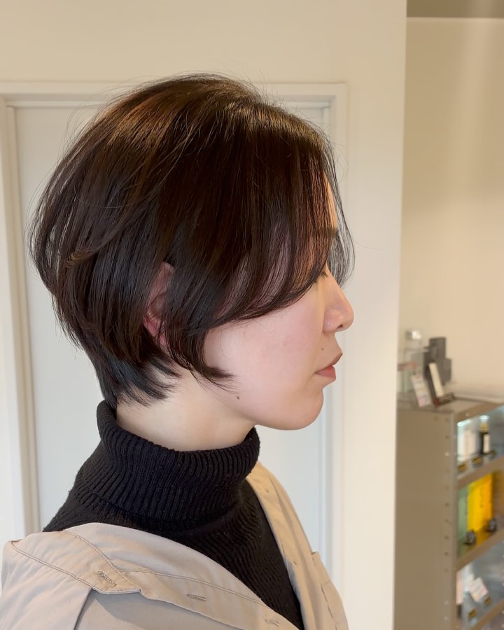 .
glonz hair公式Instagramです‼️
.
.
glonz hair1F @glonz2020
glonz eyelash2F @kanae2020glonz
NEGUNARU 脱毛・Esthetic salon2F @negunaru
.
.
3月も沢山のご予約有難う御座います🙇♂️
3月はsold outですが時間外などご相談でご案内できます🥰
.
.
.
glonz hair2025年4月の定休日のお知らせです‼️
.
3月・4月はは通常時より定休日が多くなっております✂️
2025年4月ご予約空き枠少なくなってきております😱
長時間かかるメニューをご希望のお客様は、早めのご予約よろしくお願いします🥺
.
最近、予約時間直前の当日キャンセル増えてきています。
止むを得ず当日キャンセルの場合は必ずご連絡ください。
.
当日無断キャンセルは、次回来店時に前回希望していたメニュー代金100%頂いてからの施術になります。
場合によっては次回ご予約お断りします。
周りのお客様にご迷惑になりますのでご注意ください。
.
.
.
2025年4月定休日
2日(水)
9日(水)
14日(月)〜16日(水)
23日(火)
30日(水)
.
.
.
上記のお日にちは出勤しておりません🥺
.
.
長時間かかるメニューなどは、ご予約とりにくくなっておりますので、早めにご連絡頂いた方がスムーズにご案内できます🥺
.
.
月によって定休日が変動いたします🙇
ご注意下さいませ❗️
.
一人で最初から最後まで施術をして仕上げますので、お電話に出れない場合がごさいますので、留守電にお名前とご用件を残して頂きましたら、こちら折返しおかけいたします✨
LINEでしたら手が空き次第お返しいたしますので、LINEでお気軽にお問合せください🤩
.
.
✨予約専用LINEで予約受付開始いたしました✨
.
▷glonz予約専用LINE@◁
【 @kawasaki-t 】
※ @も含めて検索して下さい。
こちらのLINE@はヘアサロン専用になります。
ご注意下さいませ❗️
.
.
ご予約や空きの確認はLINEでお気軽にお問い合わせ下さい😊
.
glonz
997-0117
山形県鶴岡市大宝寺中野92-52
0235-64-0686
https://www.glonz2020.com
.
.
#美容室glonz #ヘアサロンglonz
#glonz #美容室 #美容師 #山形県
#鶴岡市 #酒田市 #山形市 #庄内
#鶴岡市大宝寺 #鶴岡市美容室
#2020年8月1日オープン
#キュート #可愛い
#ヘアスタイル #髪型
#レイヤーボブ #くびれボブ
#くびれボブミディ
#ハイライトカラー #デザインカラー
#イルミナカラー #アディクシーカラー
#ショートヘア #ショートボブ
#ボブ #コテ巻き
#髪質改善トリートメント
#sun3ヘアオイル