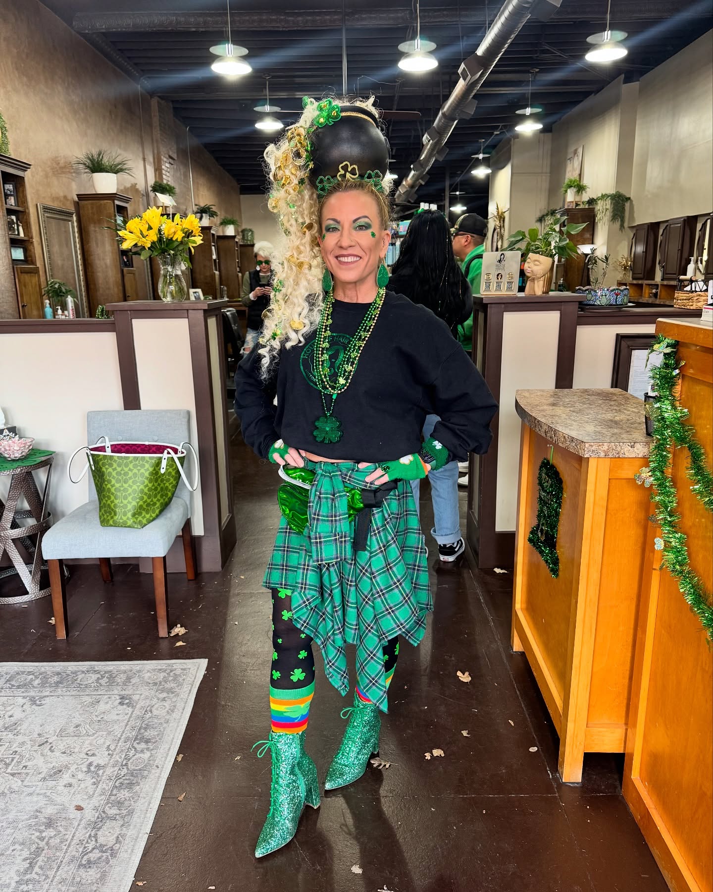 St Patty’s Parade fun 🍀🌈
Huge shoutout to my amazing daughter, @hair.bytannah for giving me the most amazing pot of gold hair to enjoy my favorite holiday.
#luckycharm #shakeyourshamrocks🍀 #stpattysdayparade #favoriteholday #shenanigans