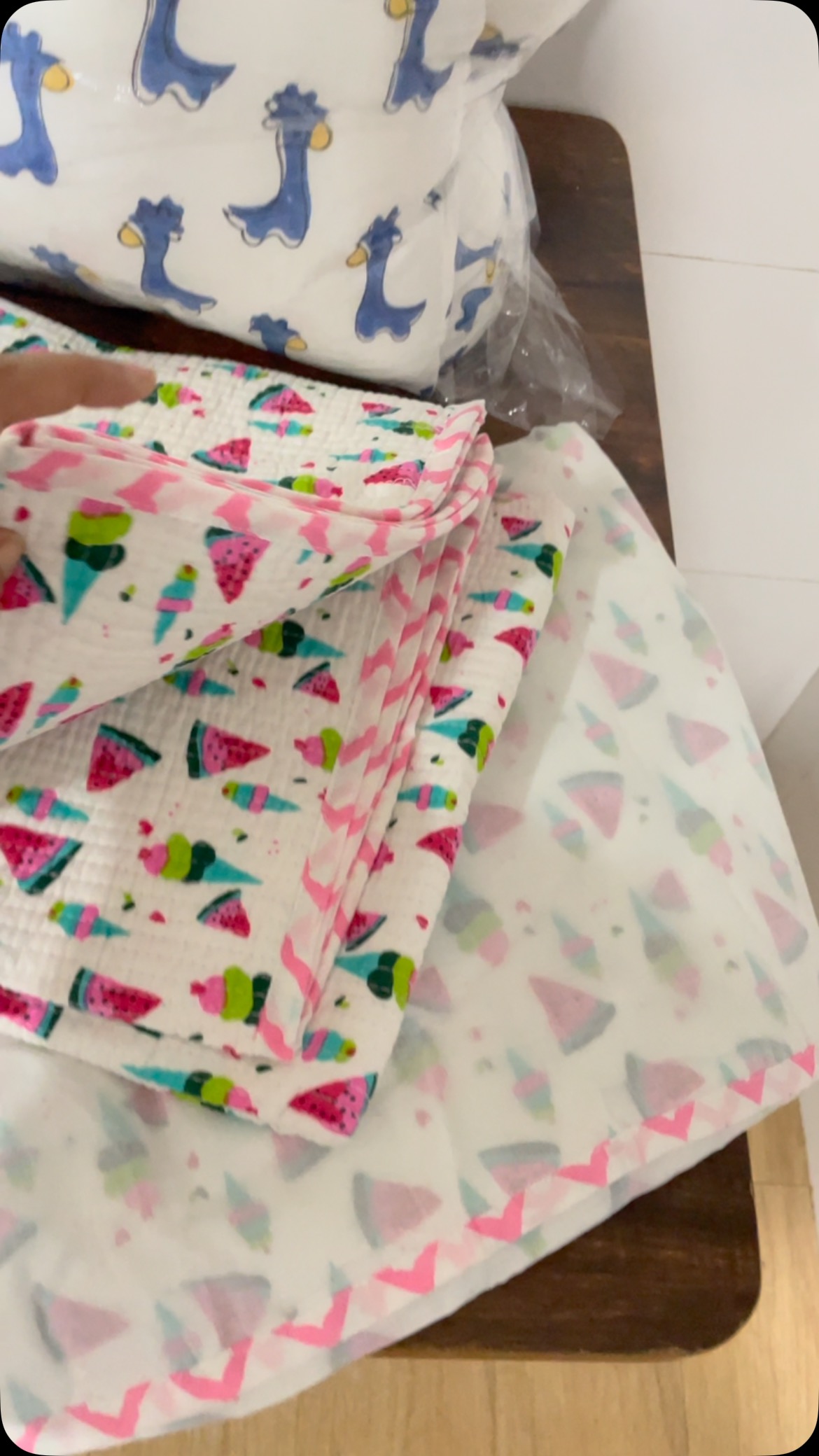 Handblock baby bedding set includes
1 bedding (quilted)
1 dohar
1 pillow
2 bolsters
1 bag
Size... .44*44 inches
Price 2950
(Bedding can be used as comforters /playmats)